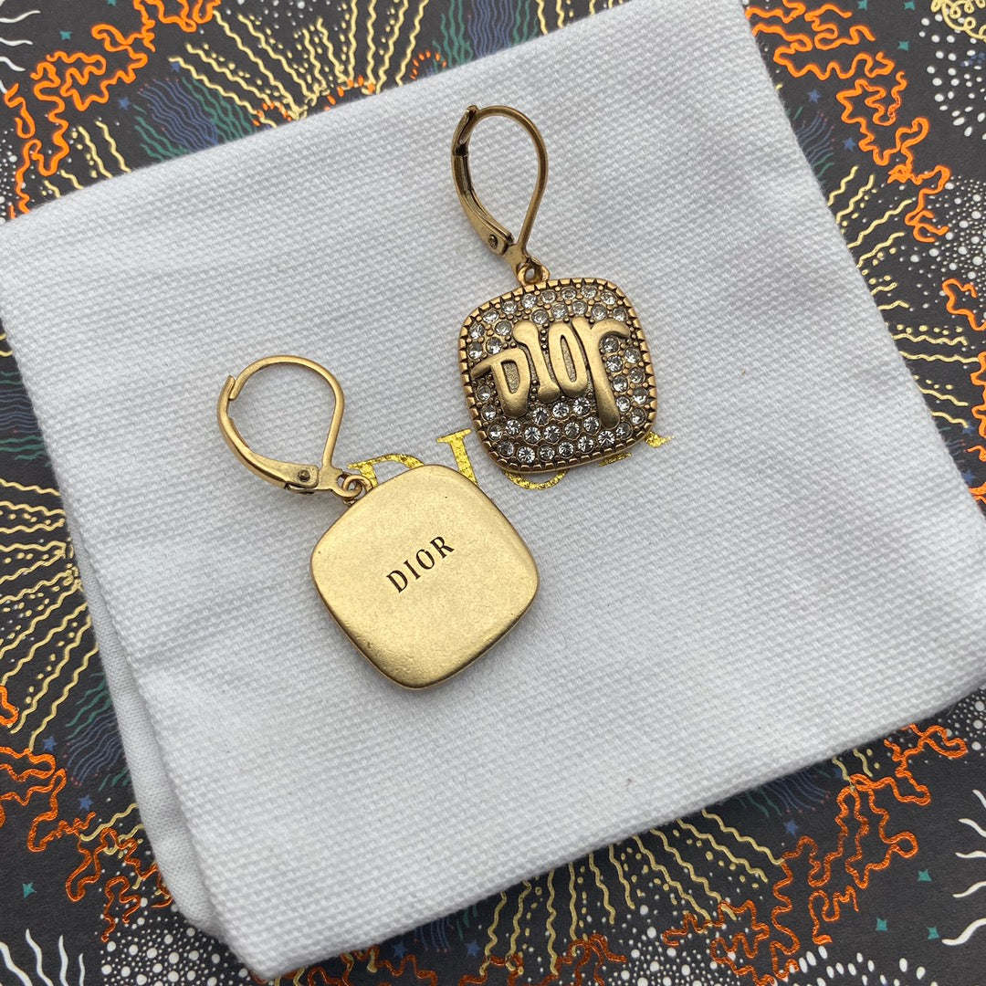 14D415EDE Stylish Earrings