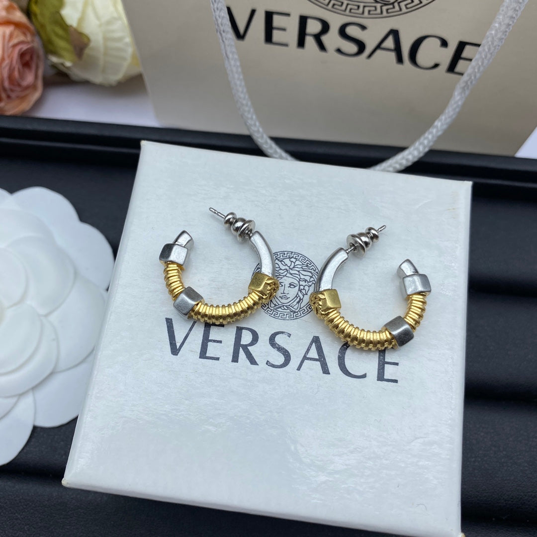 1YV467EDE Stylish Earrings