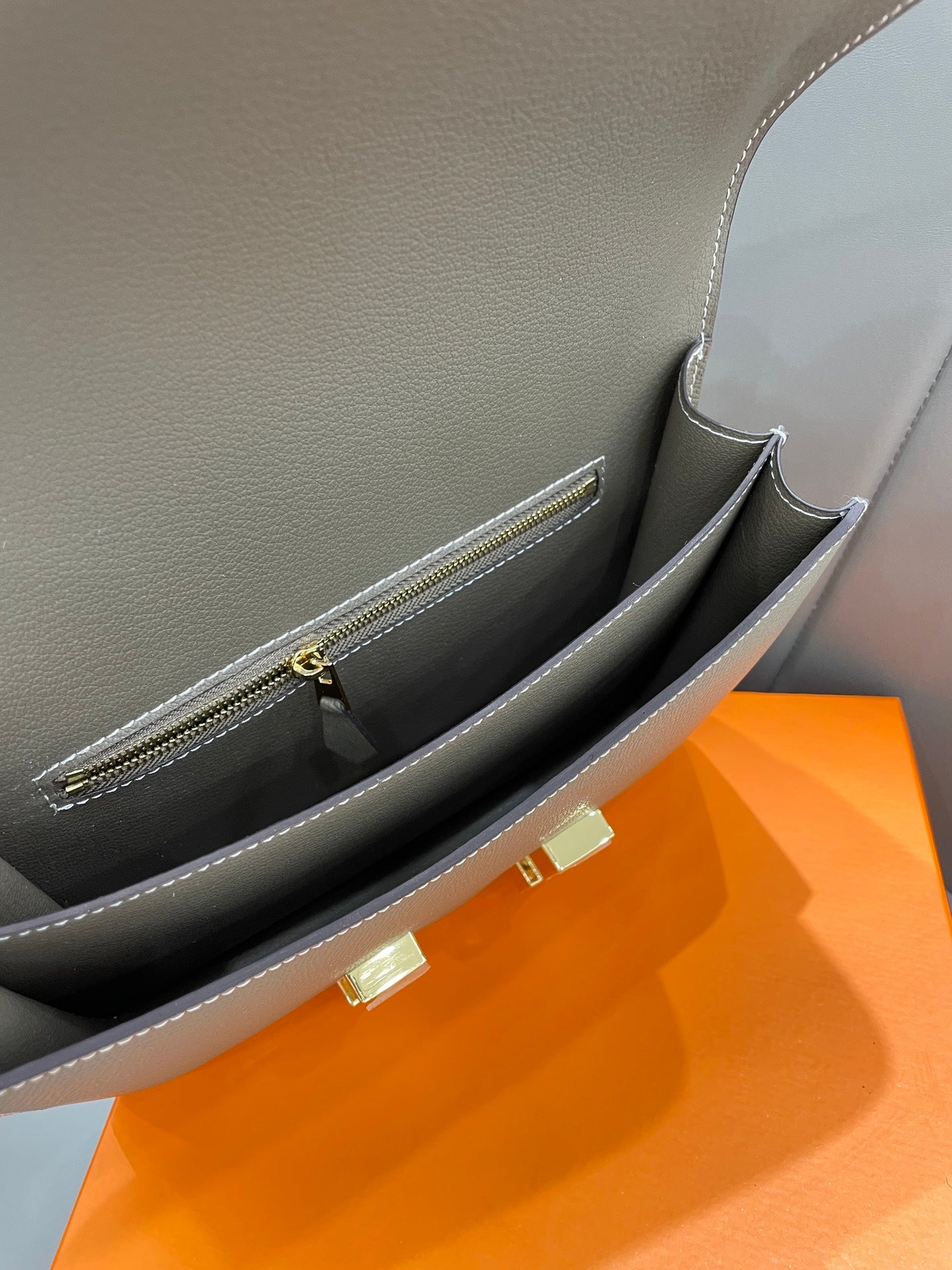 155NH64BDE Stylish leather bag