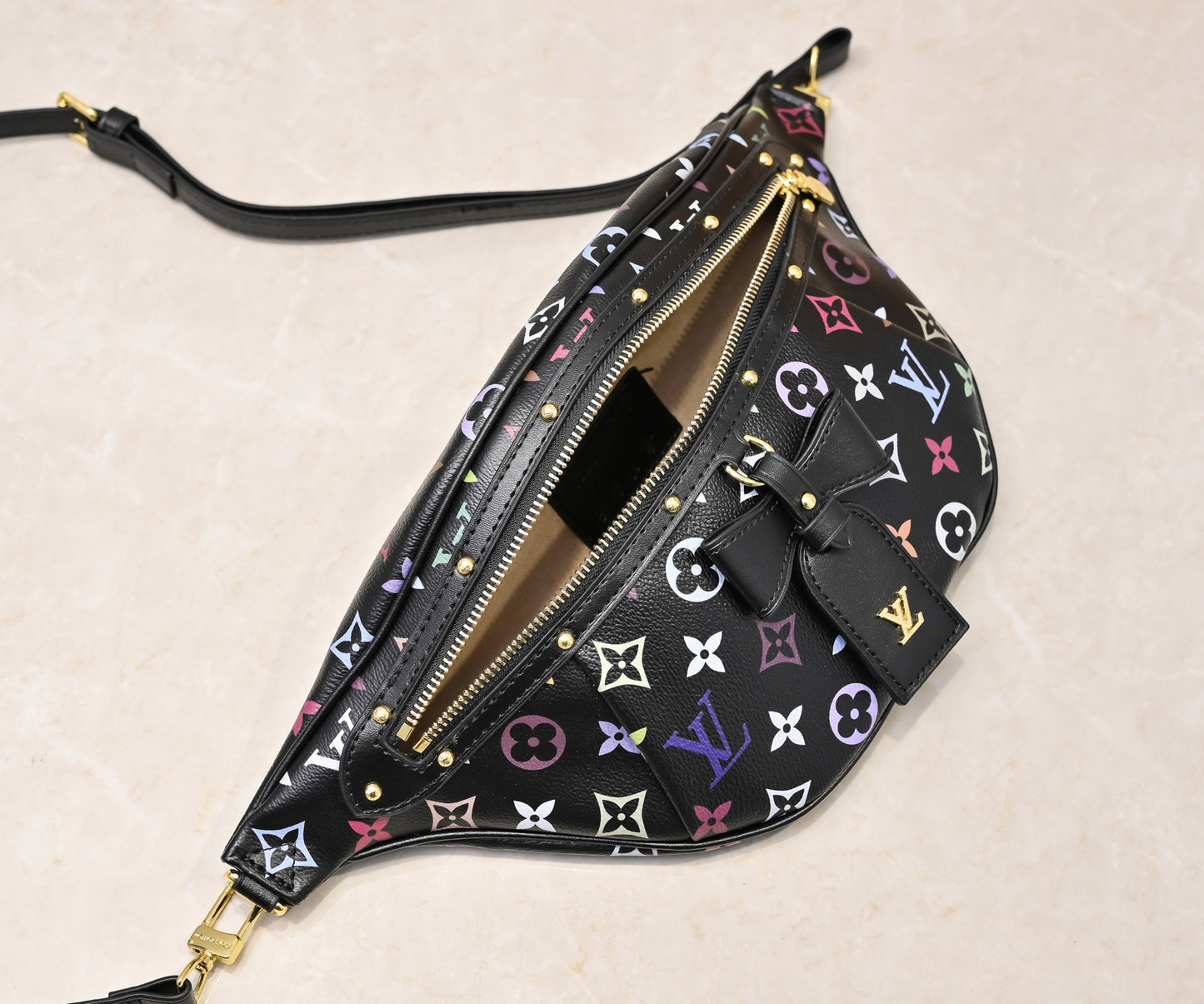 2WE10BDE Stylish leather bag