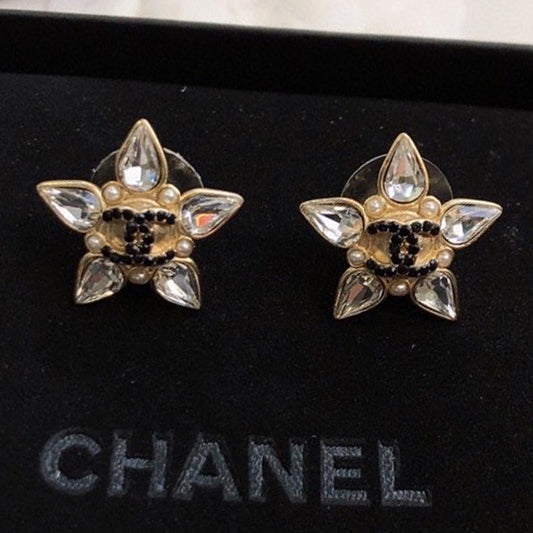 1YC143EDE Stylish Earrings