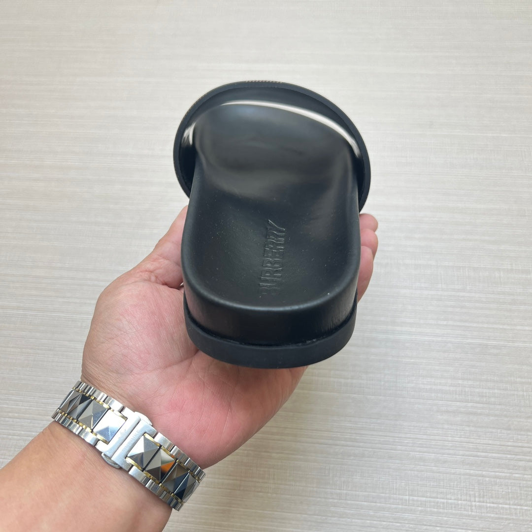 54R119ZDE Stylish slippers