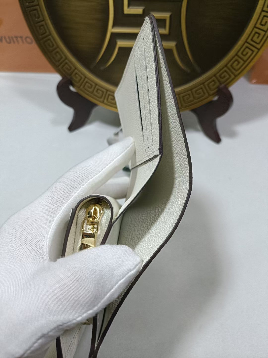 1XB385BDE Stylish leather wallets  ( with boxs)