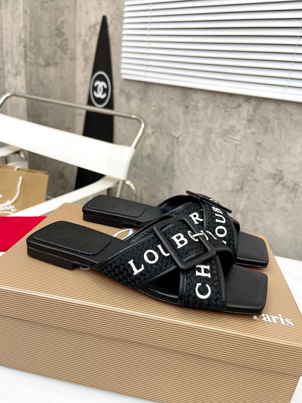 J4A43ZDE Stylish leather Slippers