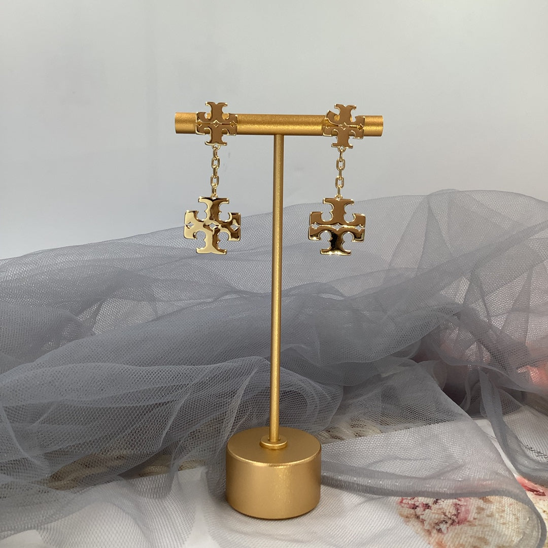 14A468EDE Stylish Earrings