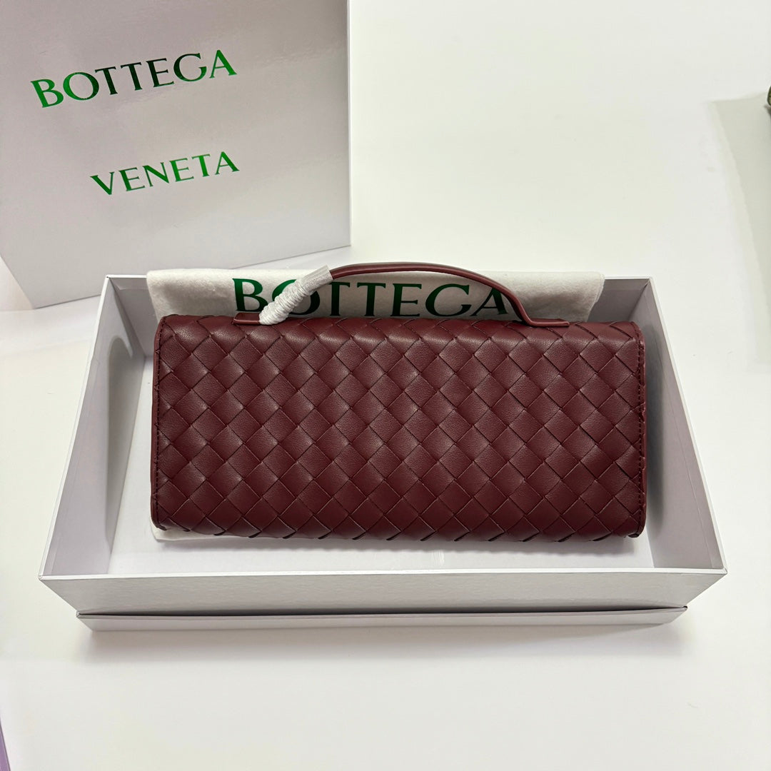 1XA380BDE Stylish leather bag 