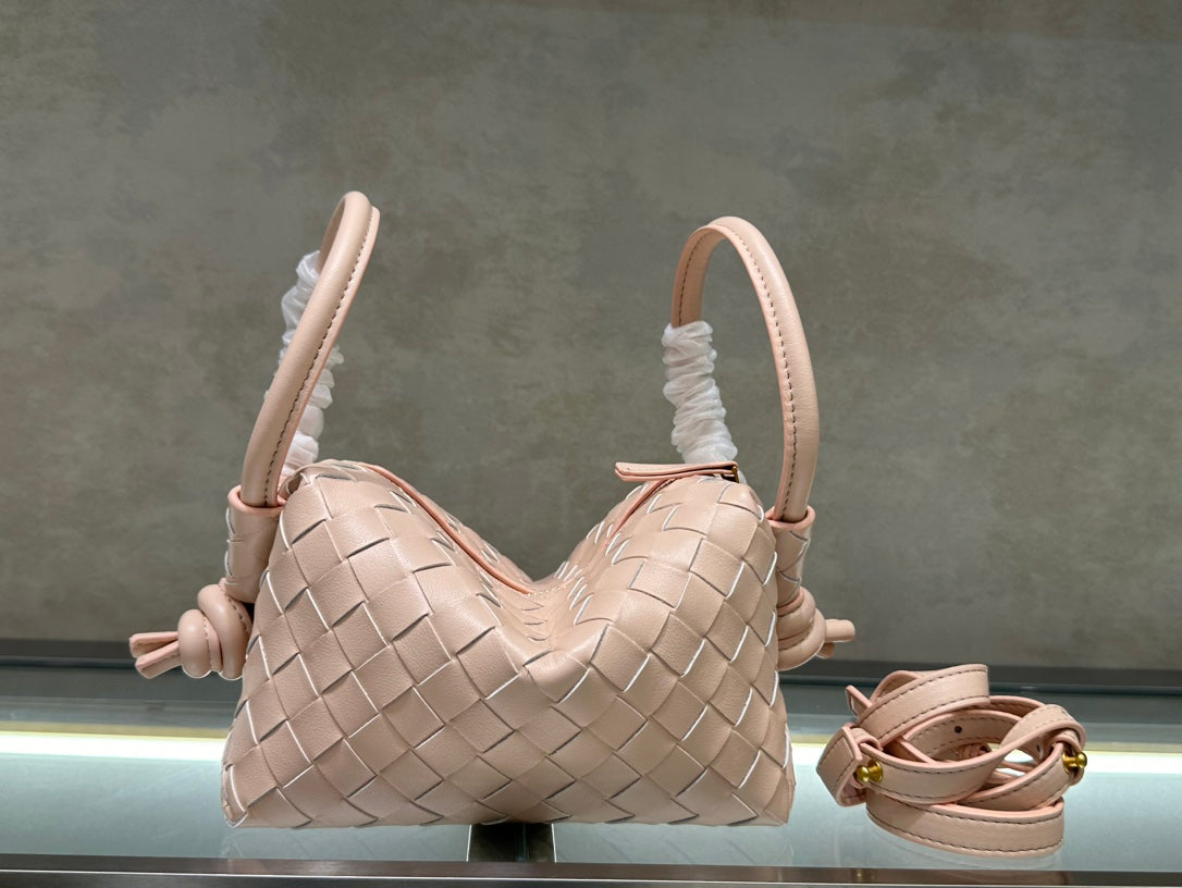 1XA84BDE Stylish leather bag