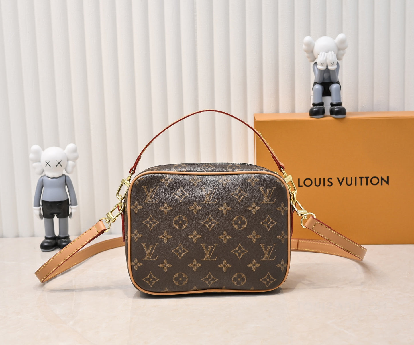 2WE7BDE Stylish leather bag