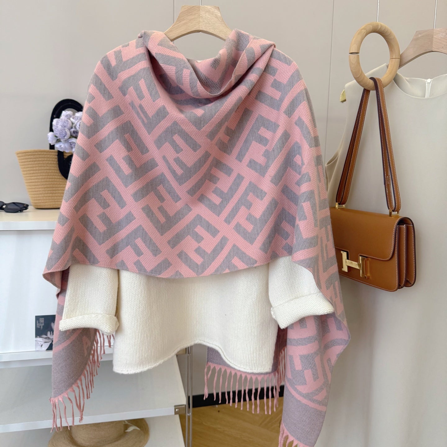 185ZF68WDE Stylish  Winter Scarves