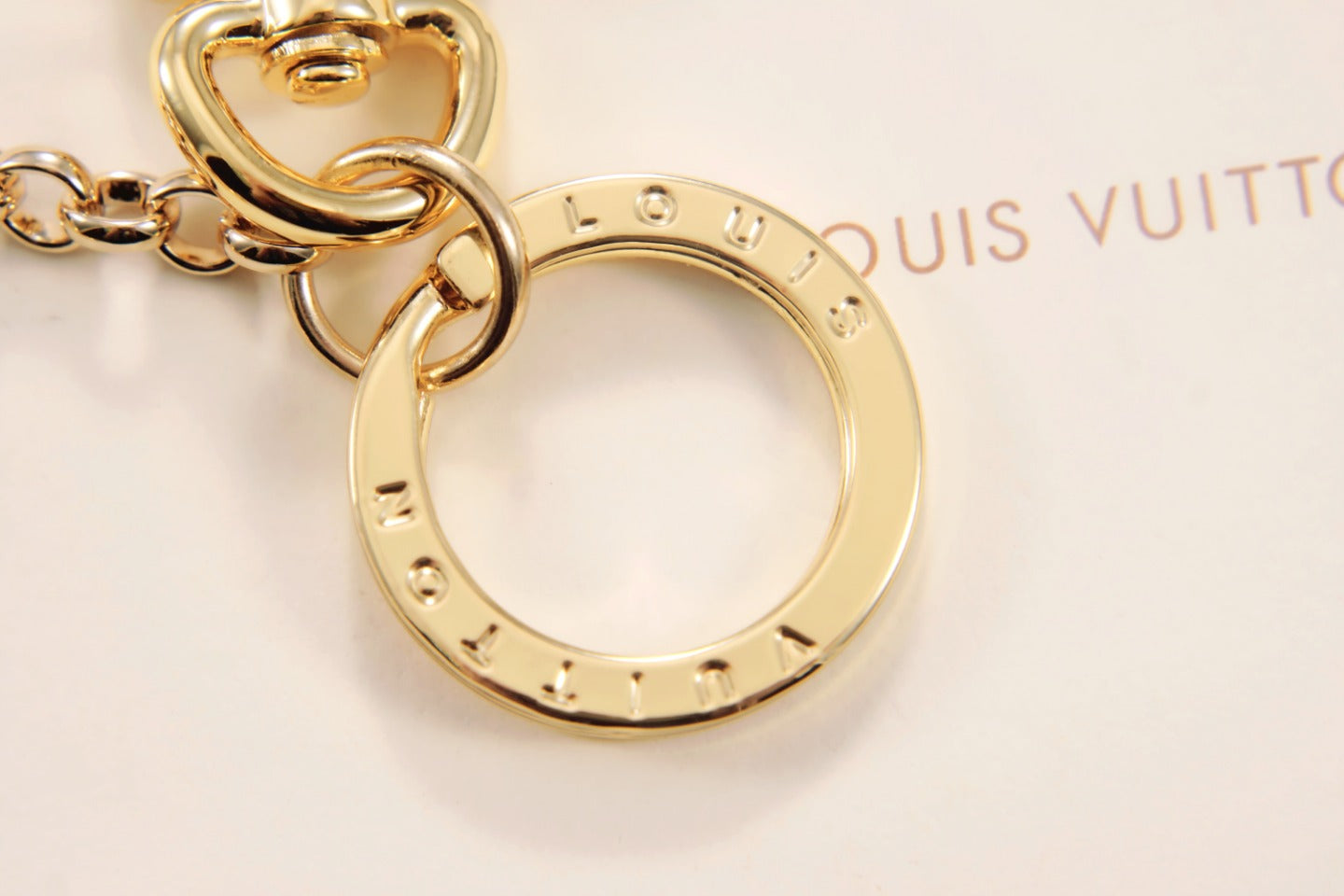3RE19ADE Stylish key closure