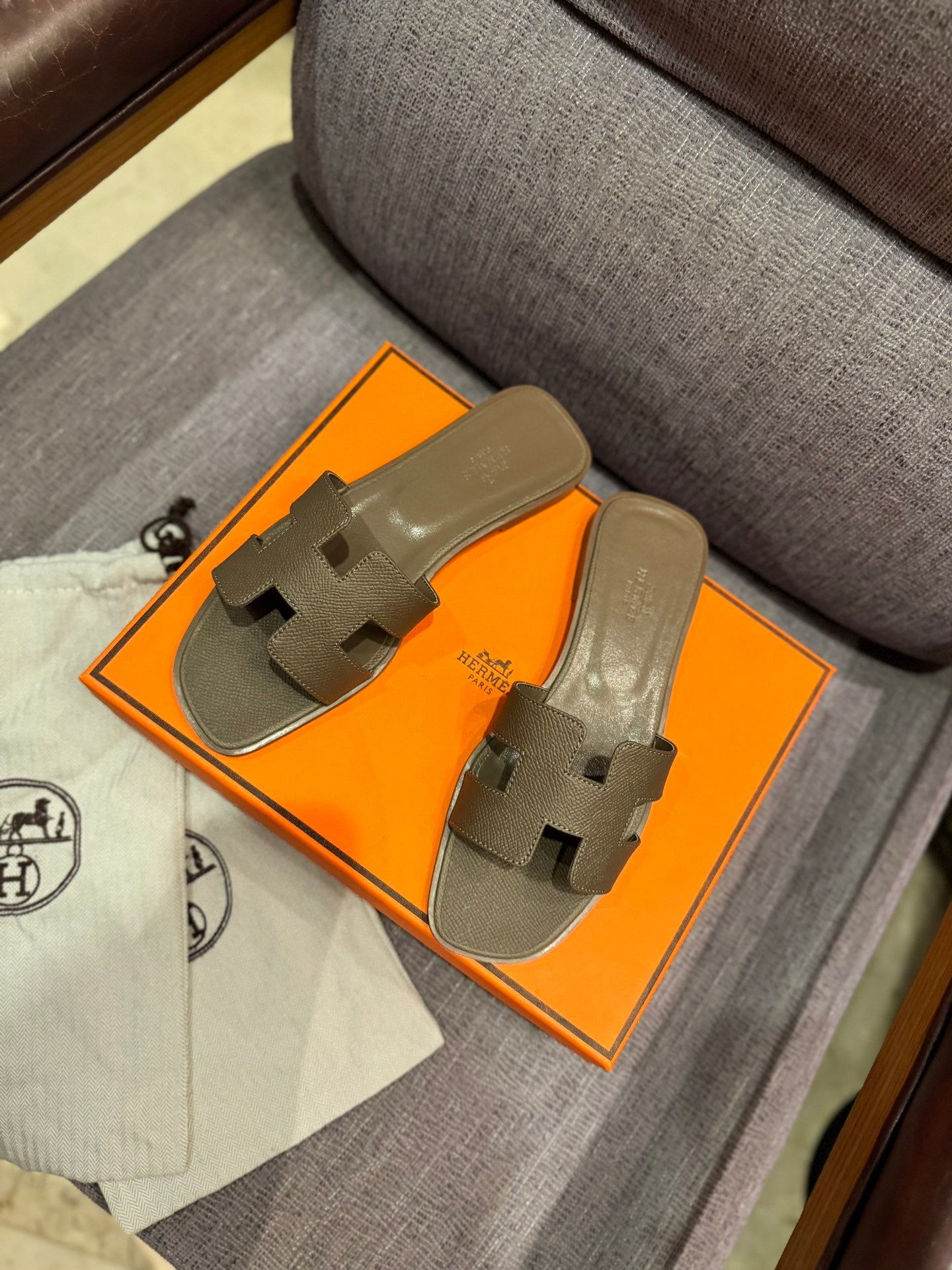 1ZH237ZDE Stylish Slippers