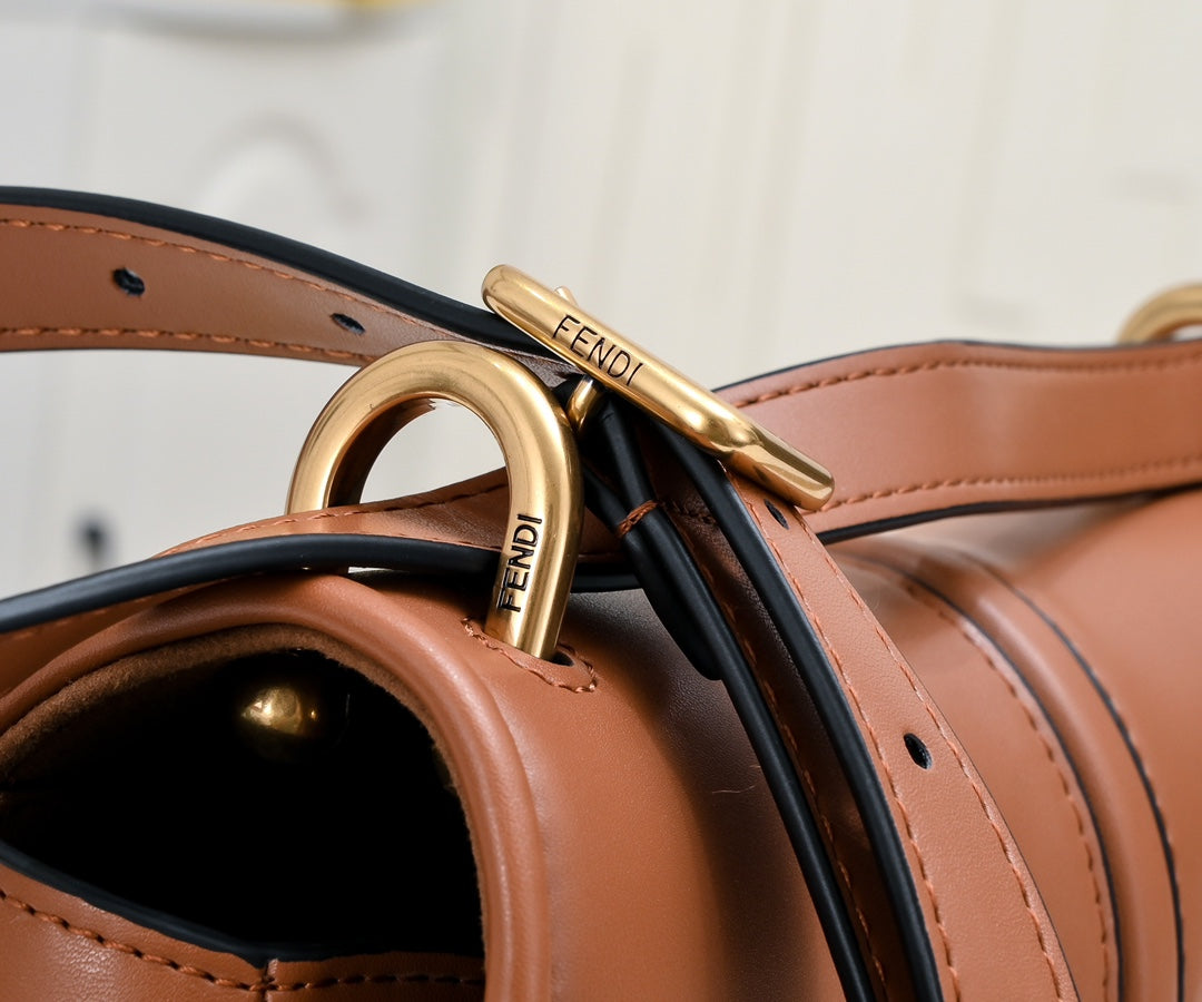 2XF89BDE Stylish leather bag 