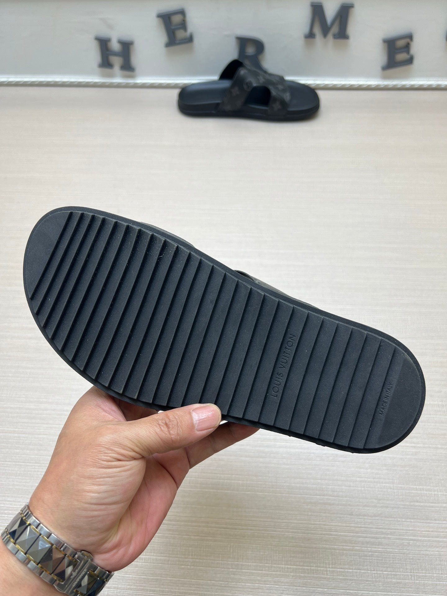 54E111ZDE Stylish slippers