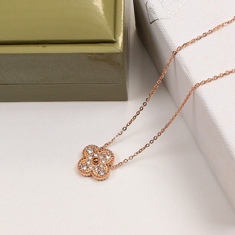 2VA11XDE Stylish  necklaces both sides: one side is full of diamonds, and the other color