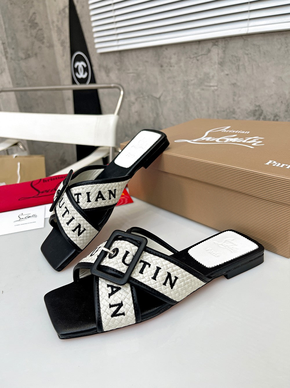 J4A43ZDE Stylish leather Slippers