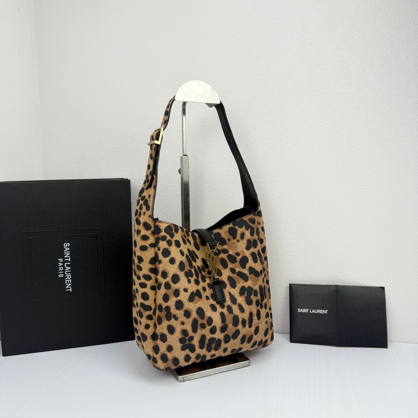 165NSL120BDE Stylish bag