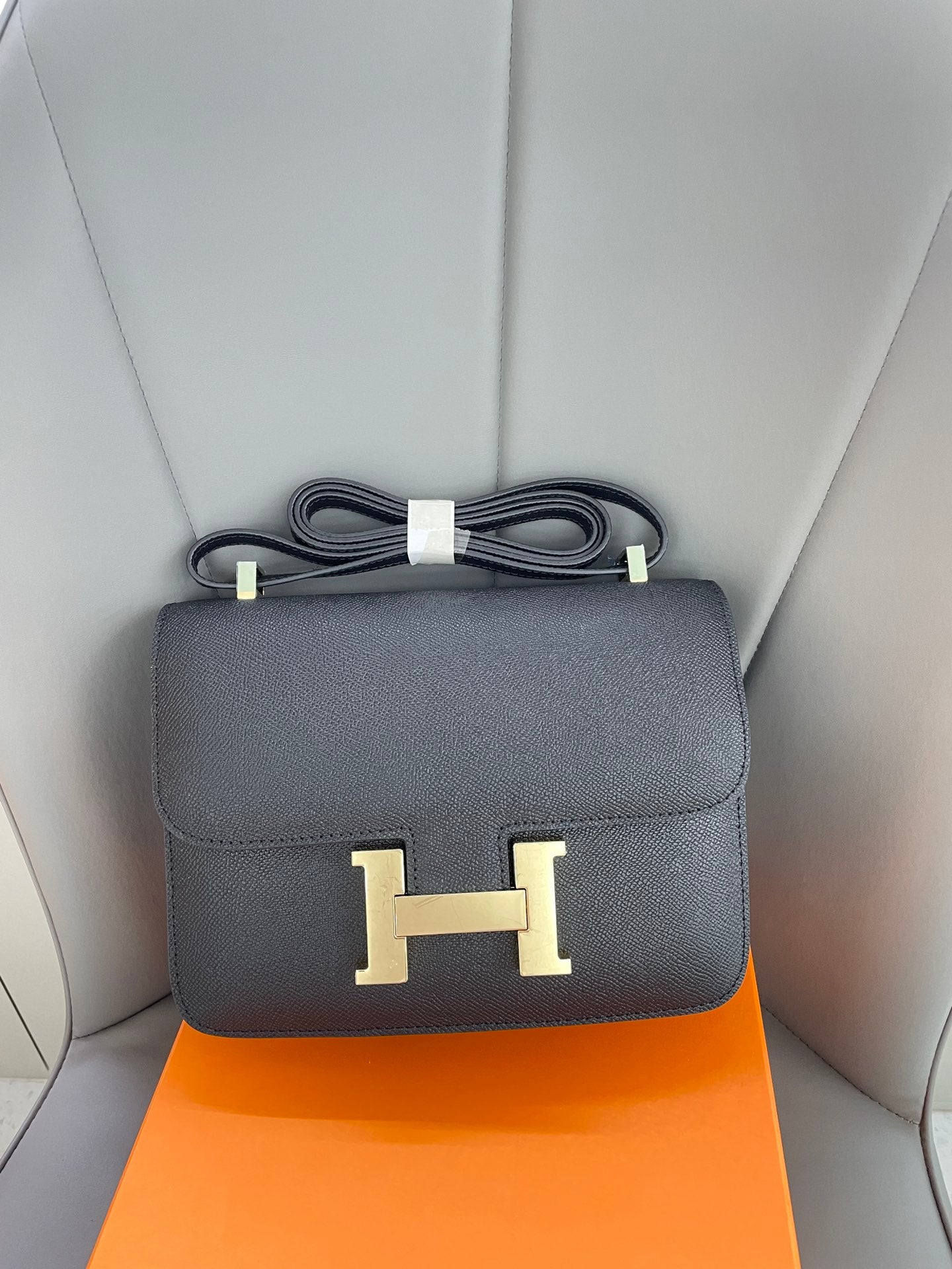 155NH64BDE Stylish leather bag