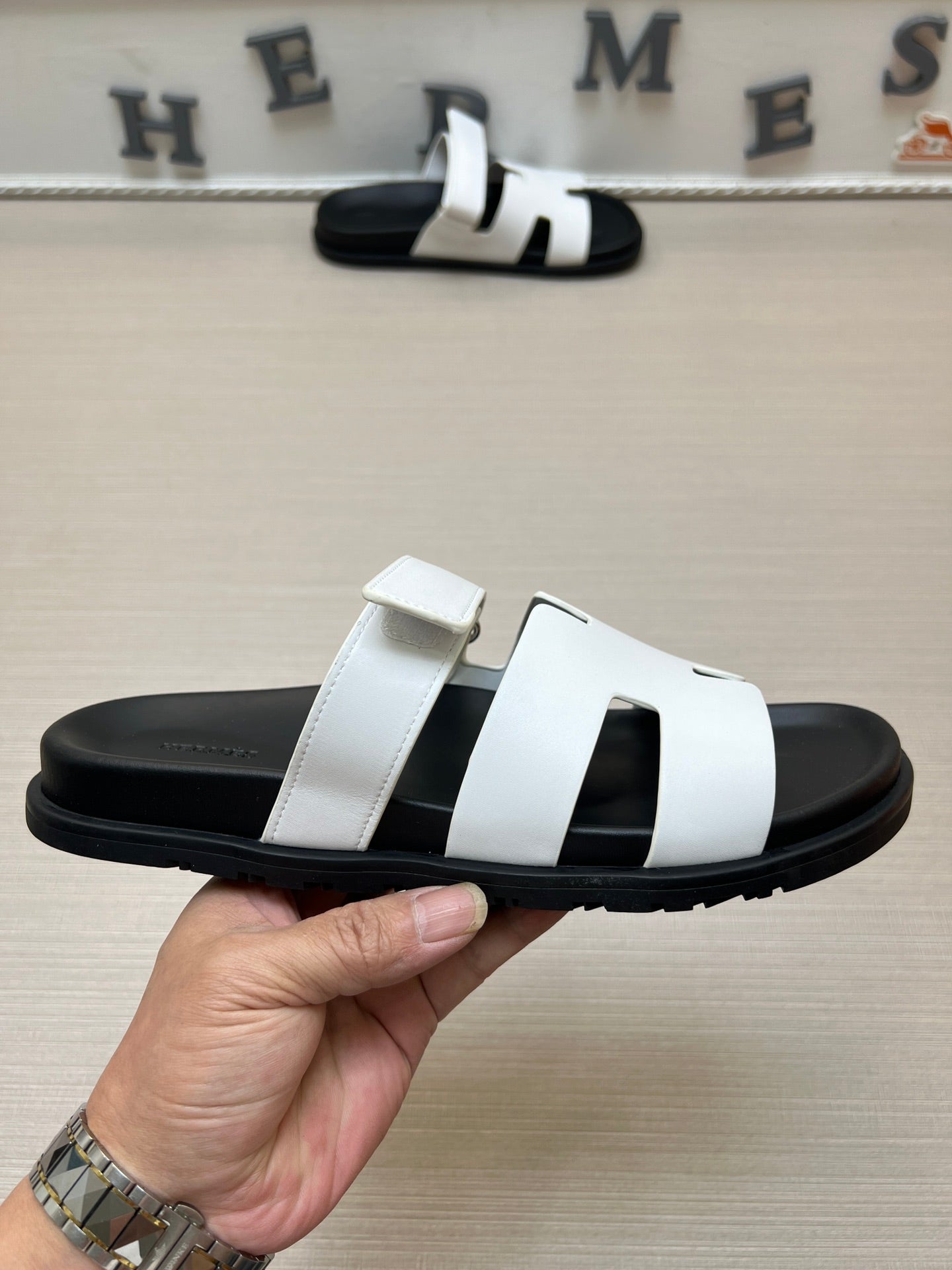 54H1ZDE Stylish slippers