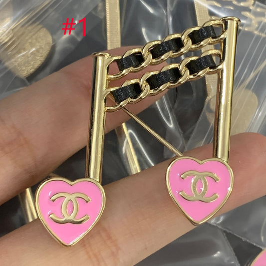 84C6XDE Stylish Brooch