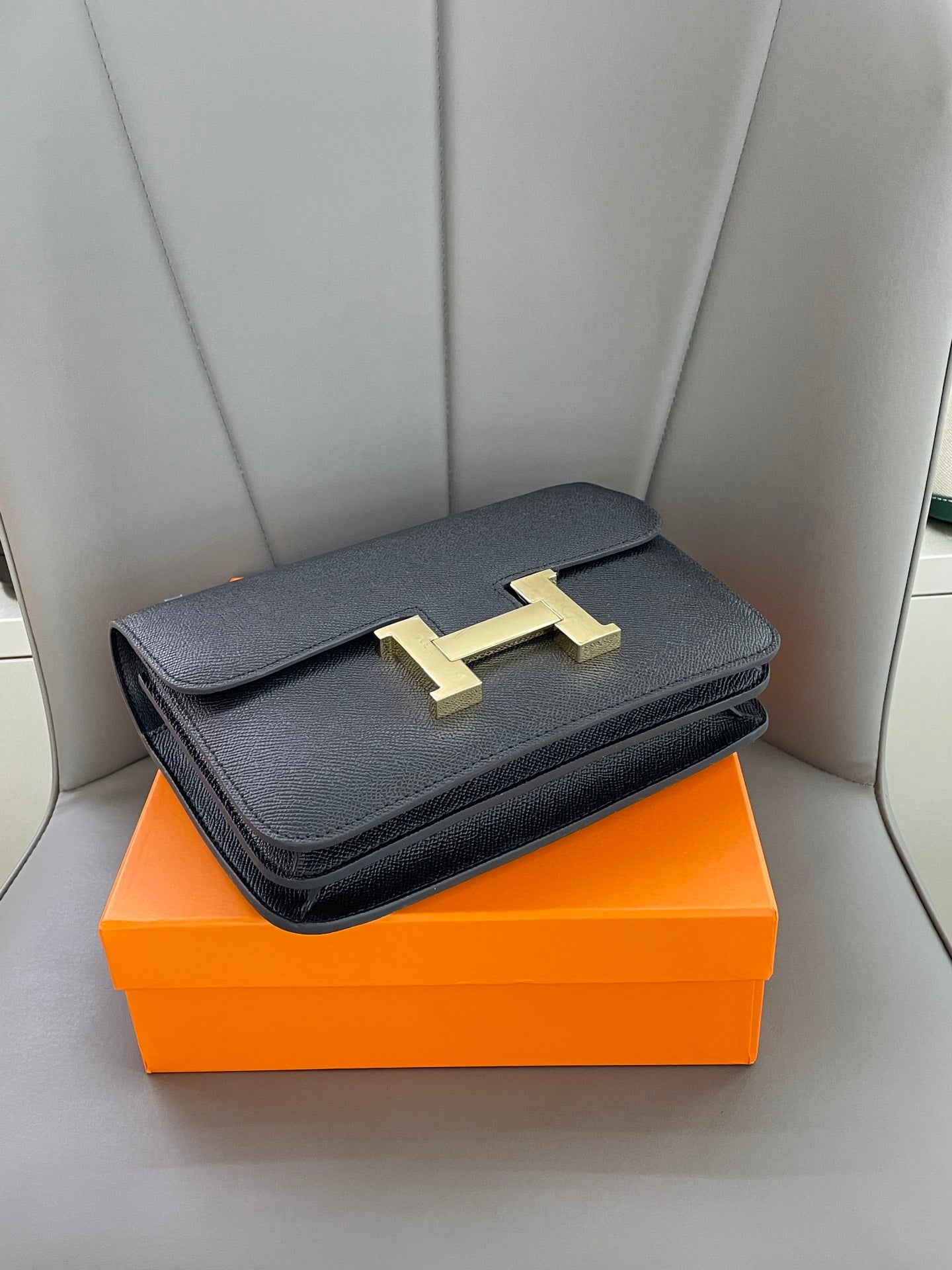 155NH64BDE Stylish leather bag