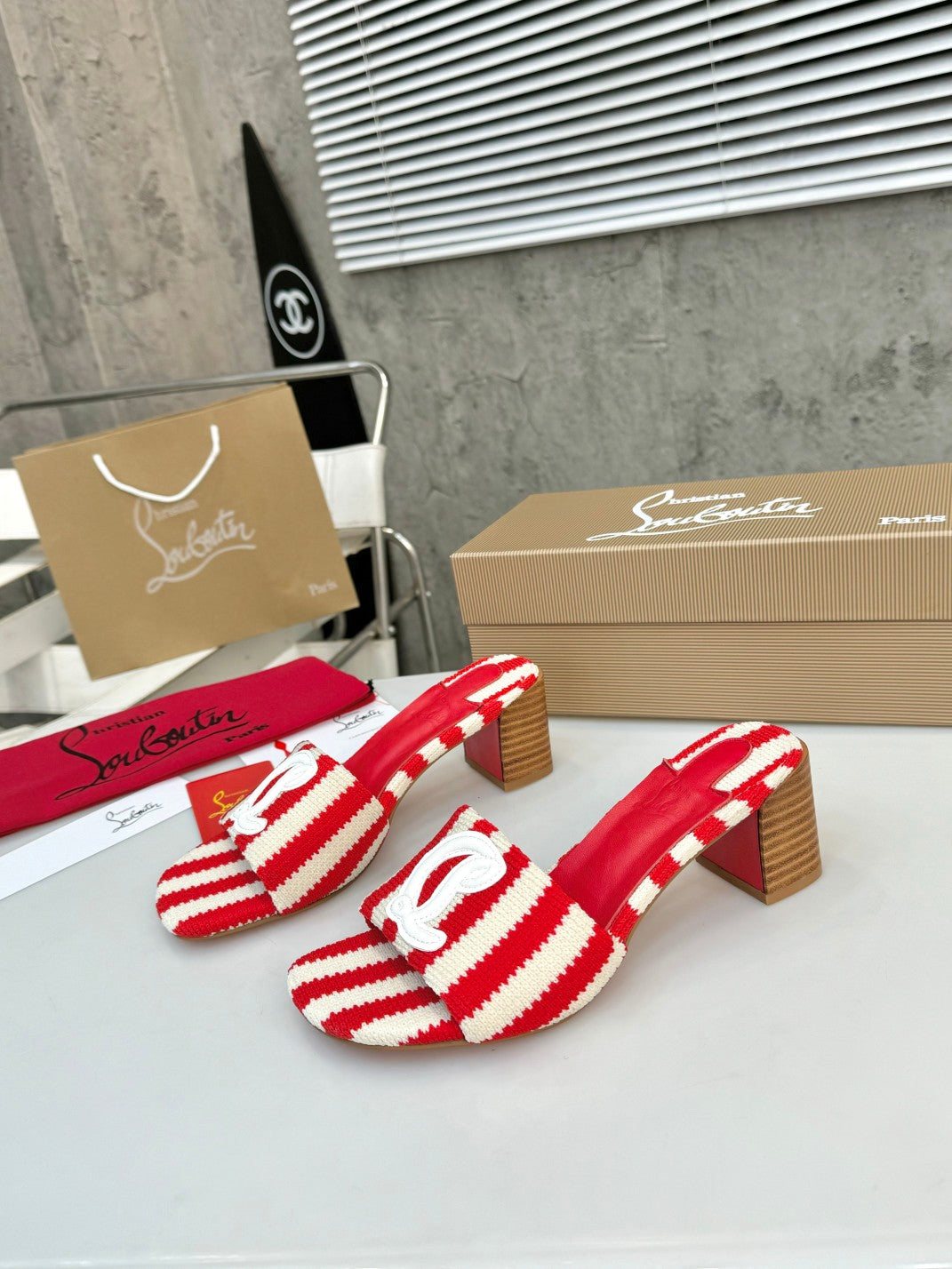 JXA9ZDE Stylish leather + knitted heels