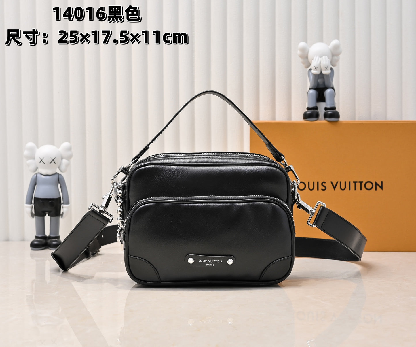 2WE7BDE Stylish leather bag