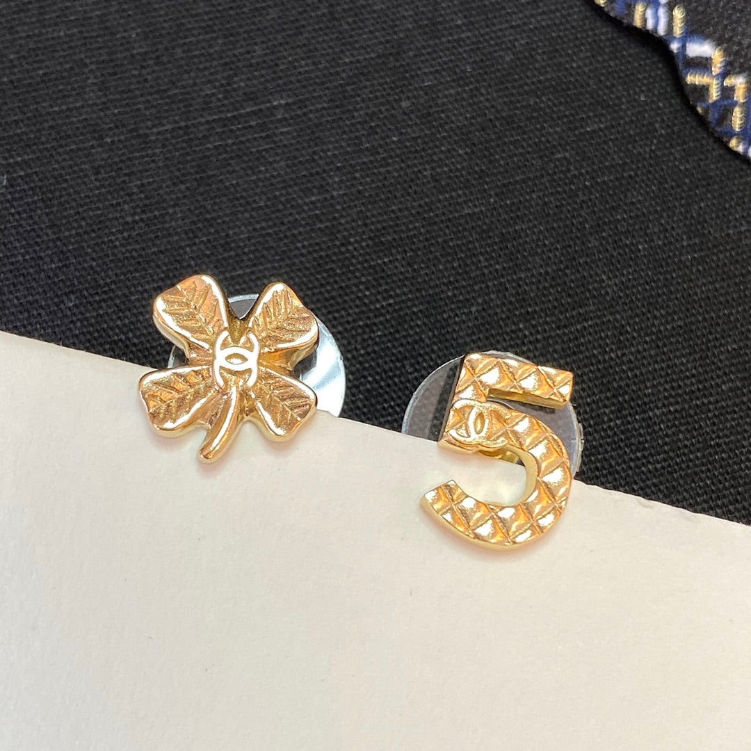 14C71EDE Stylish Earrings