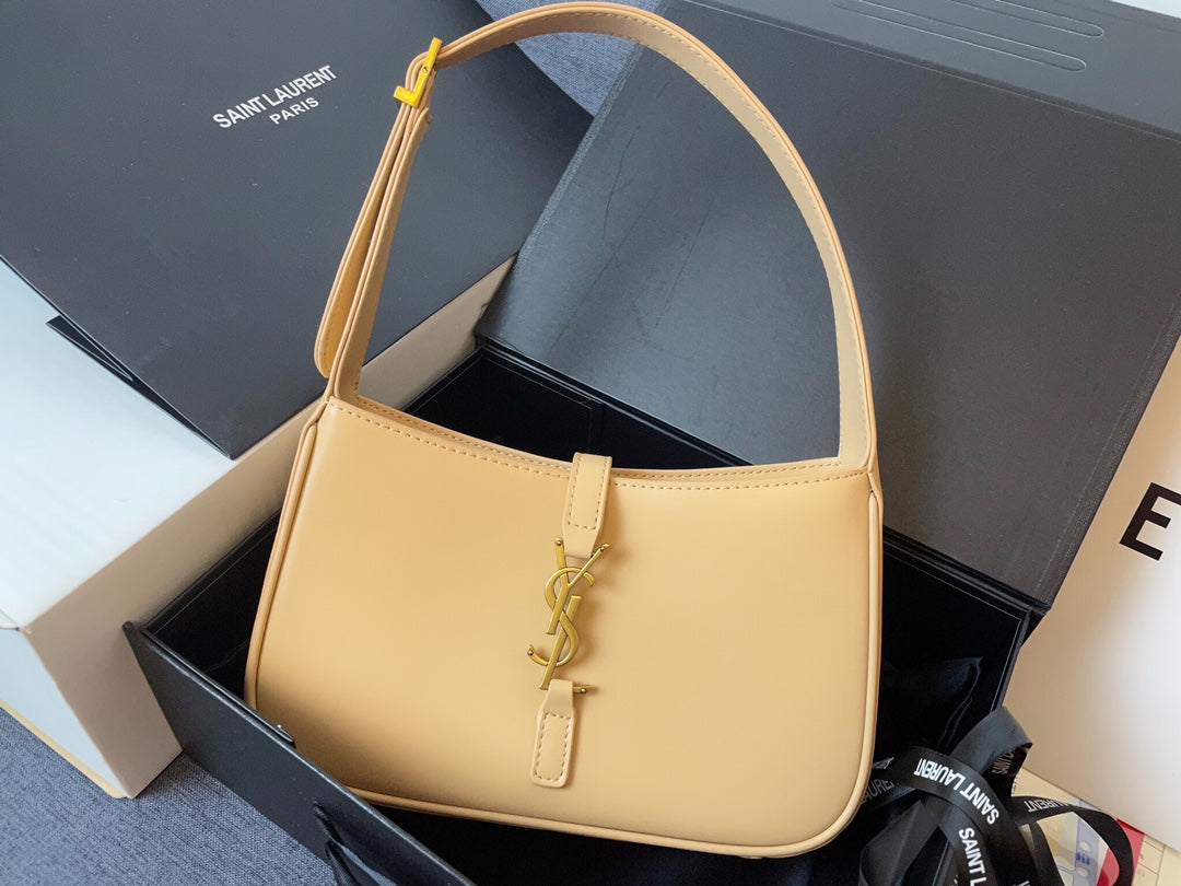 4XSL29BDE Stylish leather bag 