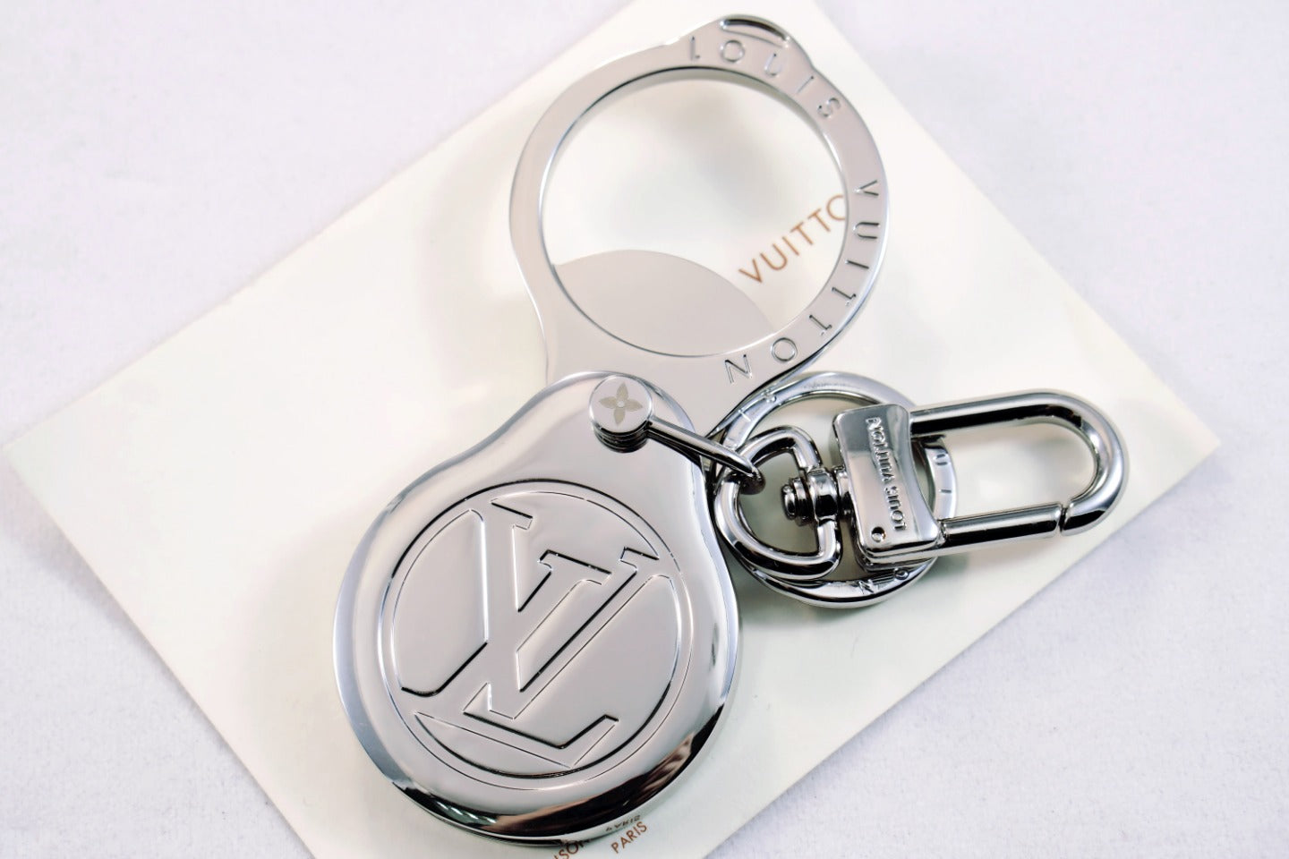 14E92ADE Stylish key closure