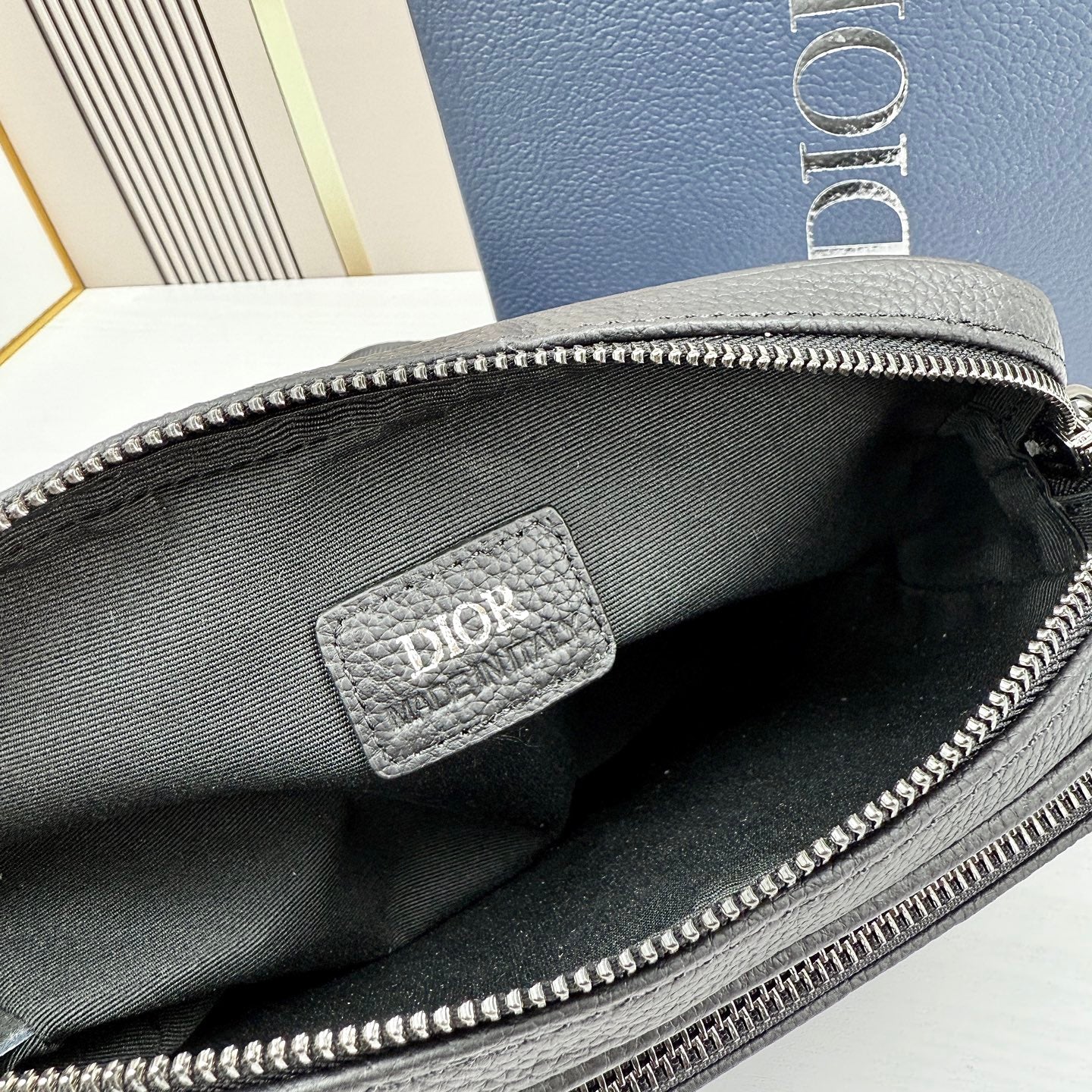 15RD66BDE Stylish bag