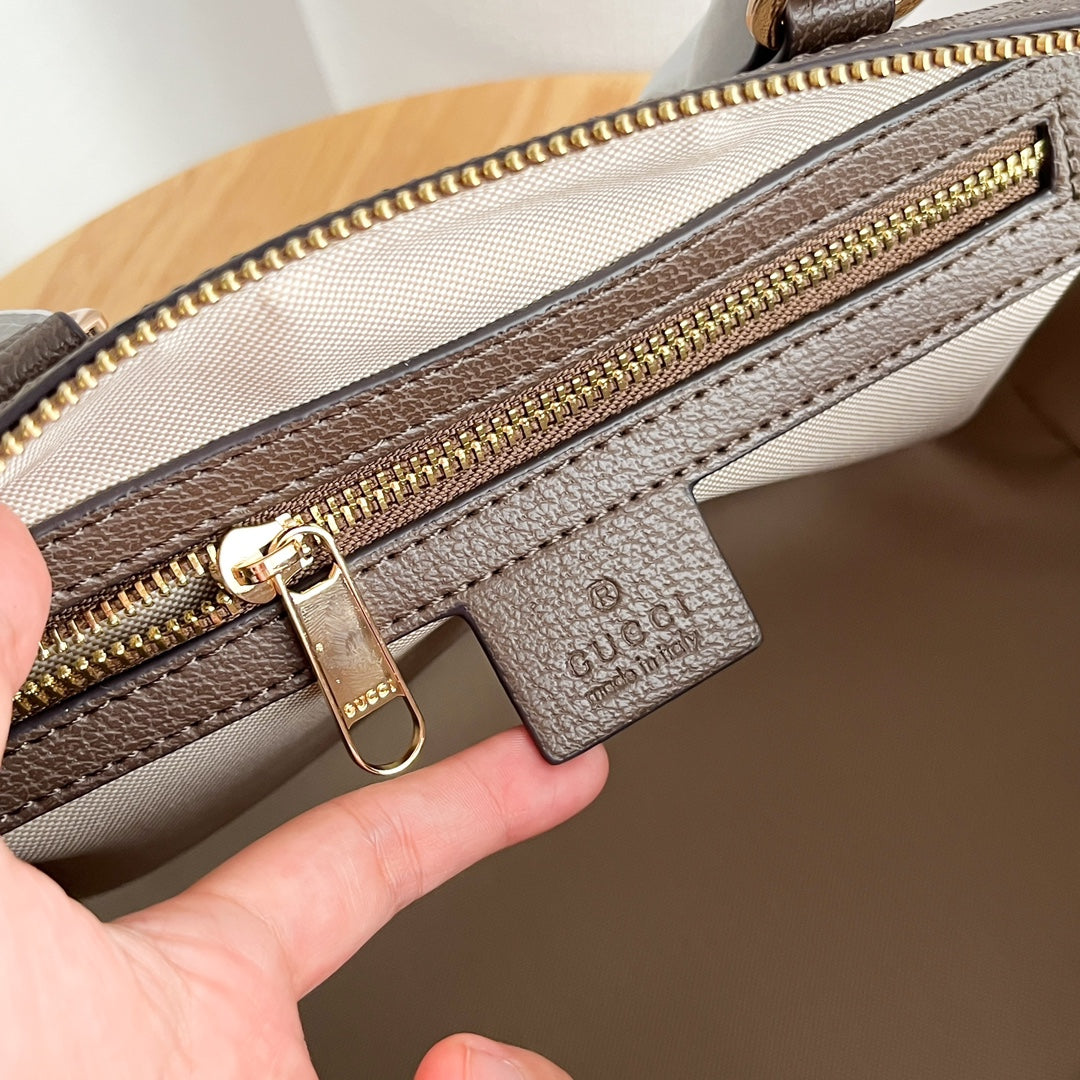 1WB60BDE Stylish leather bag