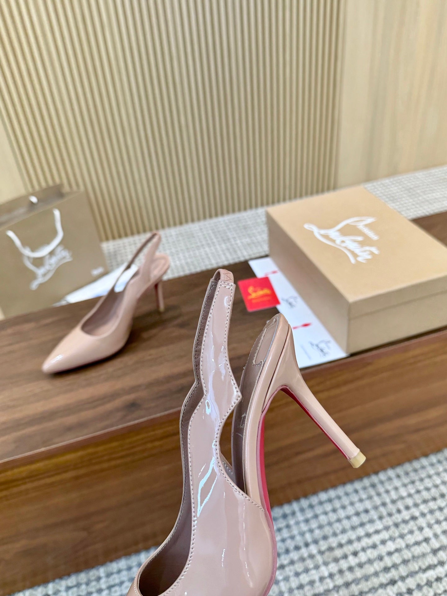 275NA5ZDE Stylish leather High heels
