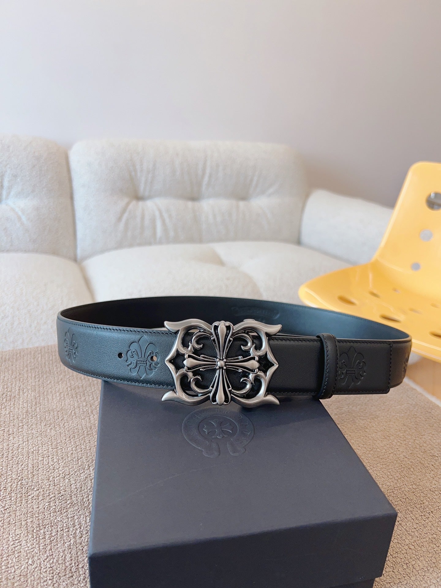 255RA17PDE Stylish  High quality belt With full package