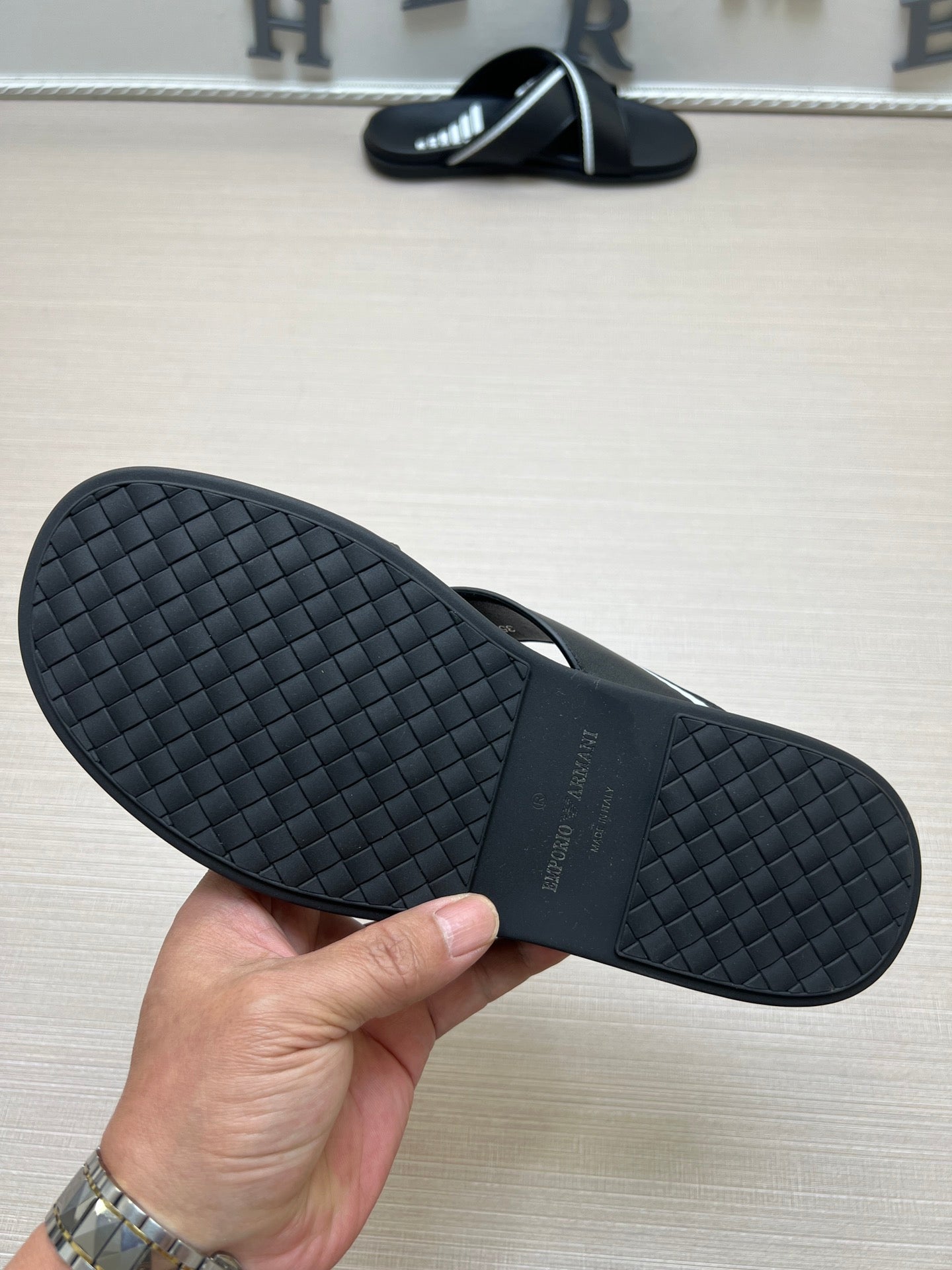 54A102ZDE Stylish slippers