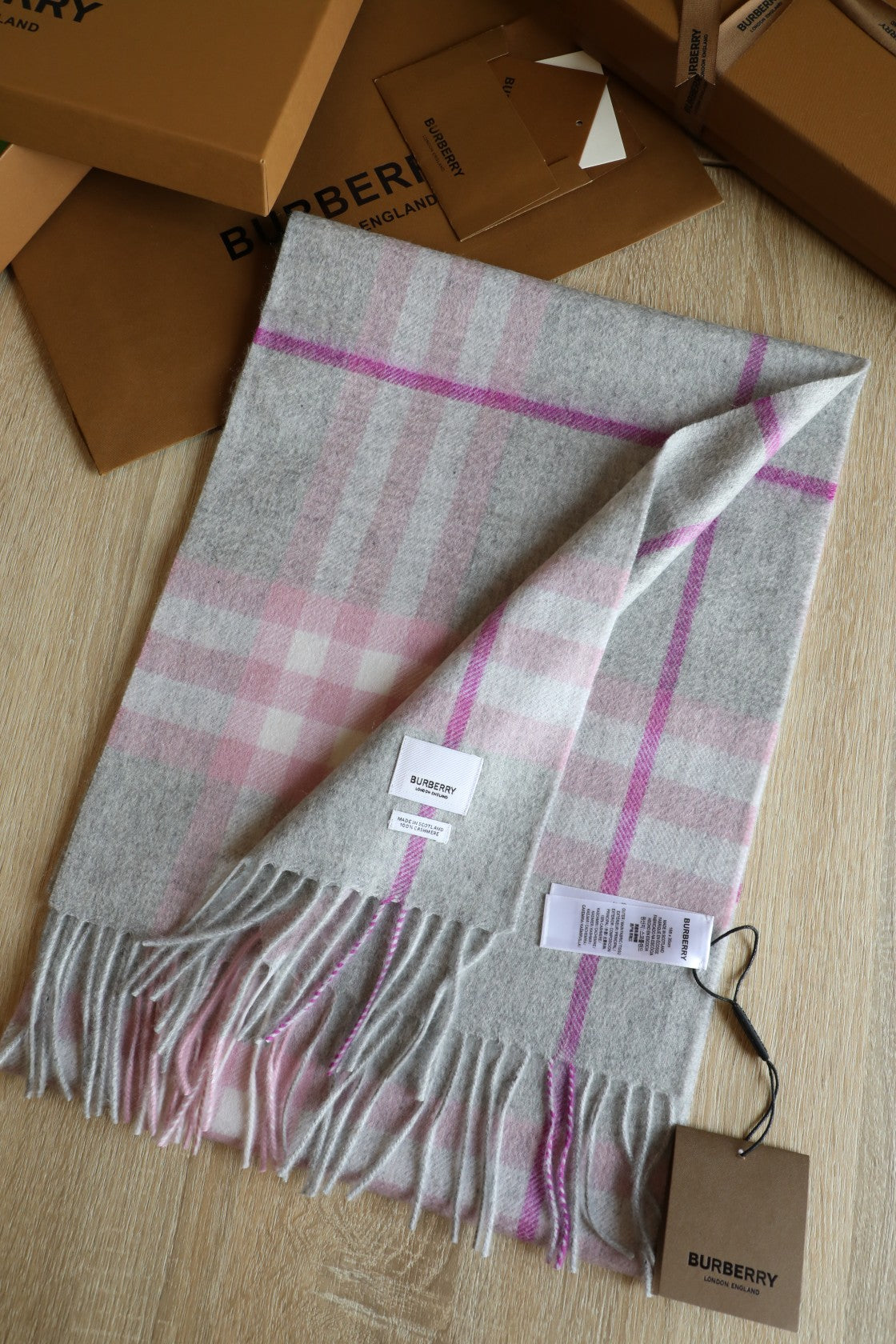 185ZR2WDE Stylish Winter Scarves