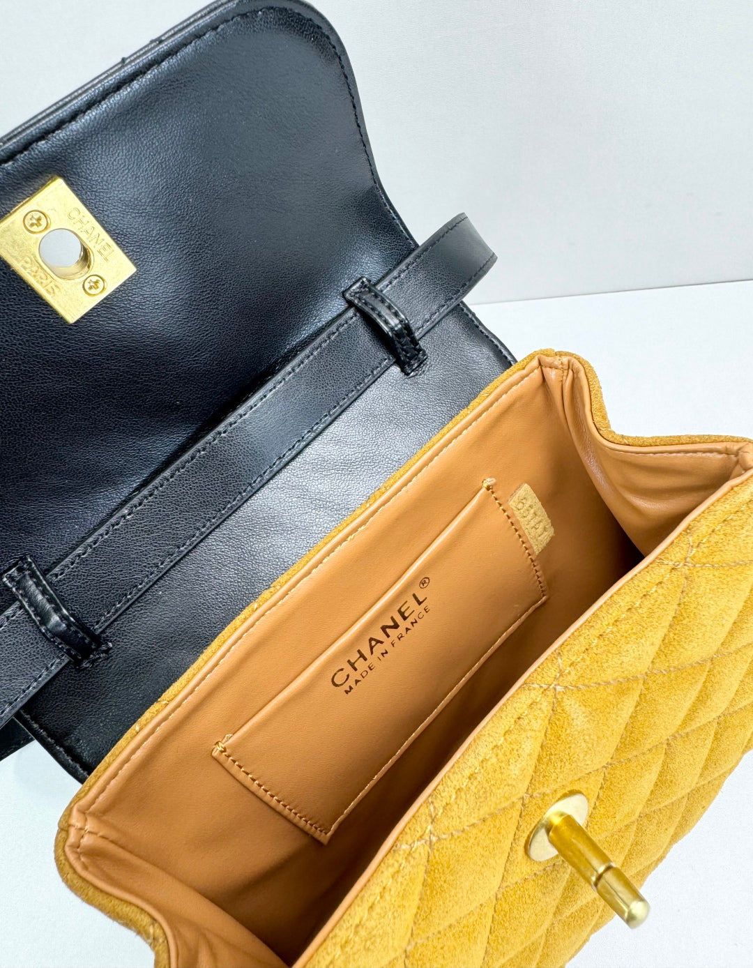 15RC62BDE Stylish leather bag