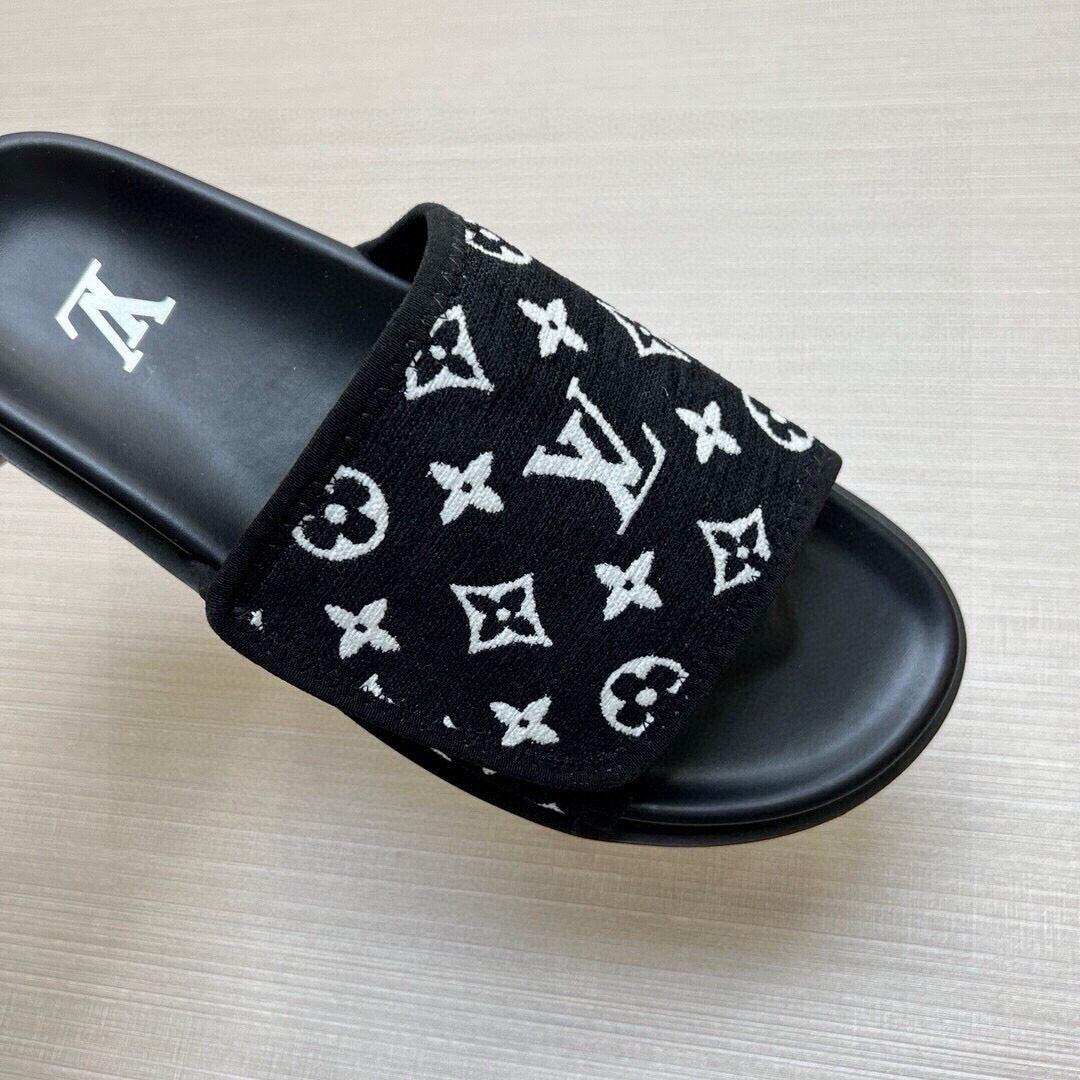 5QE4ZDE Stylish Slippers