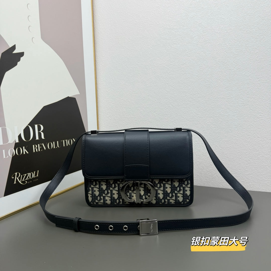 1WD82BDE Stylish leather bag