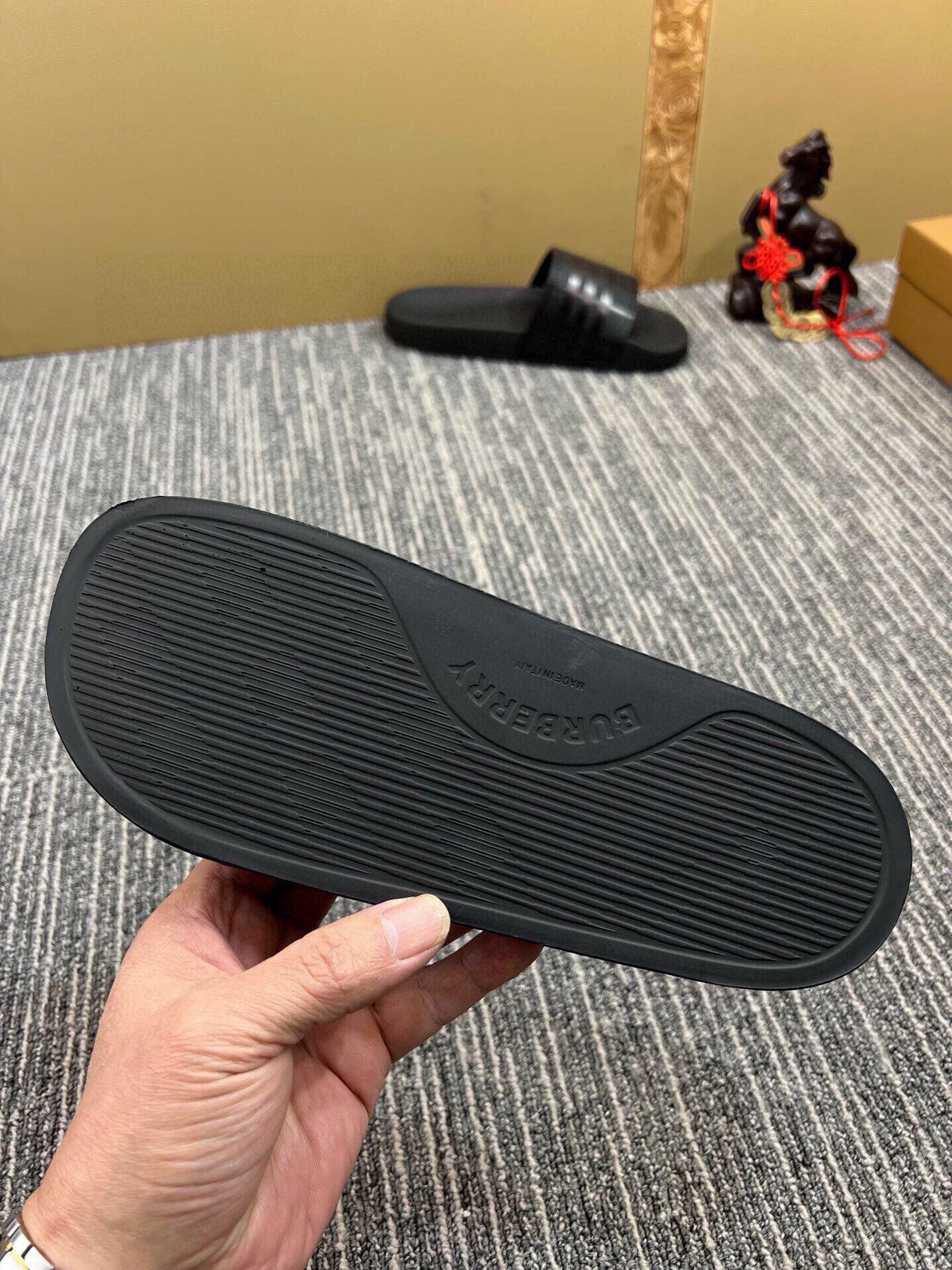 535ZR257ZDE Stylish Slippers