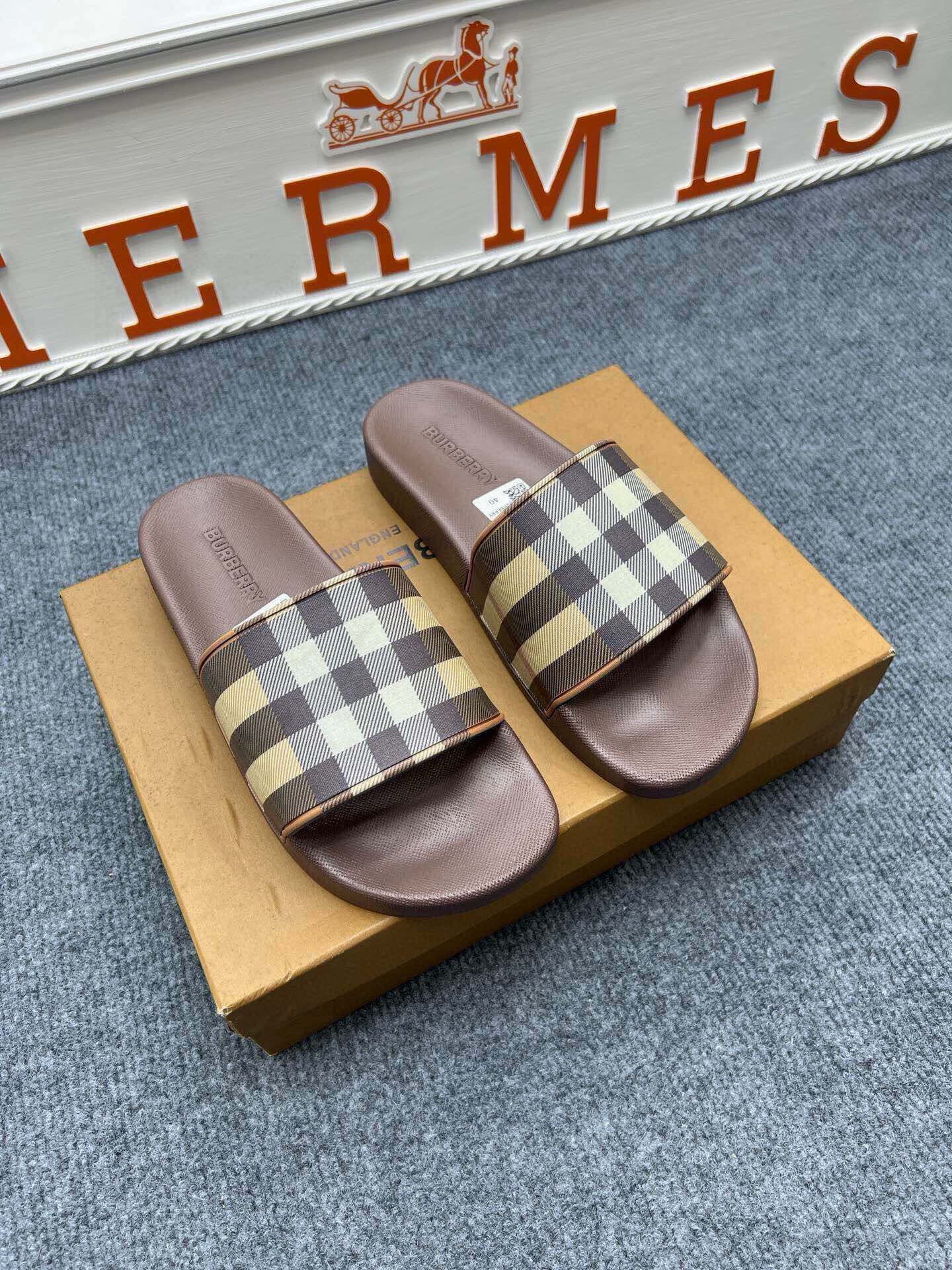 535ZR253ZDE Stylish Slippers