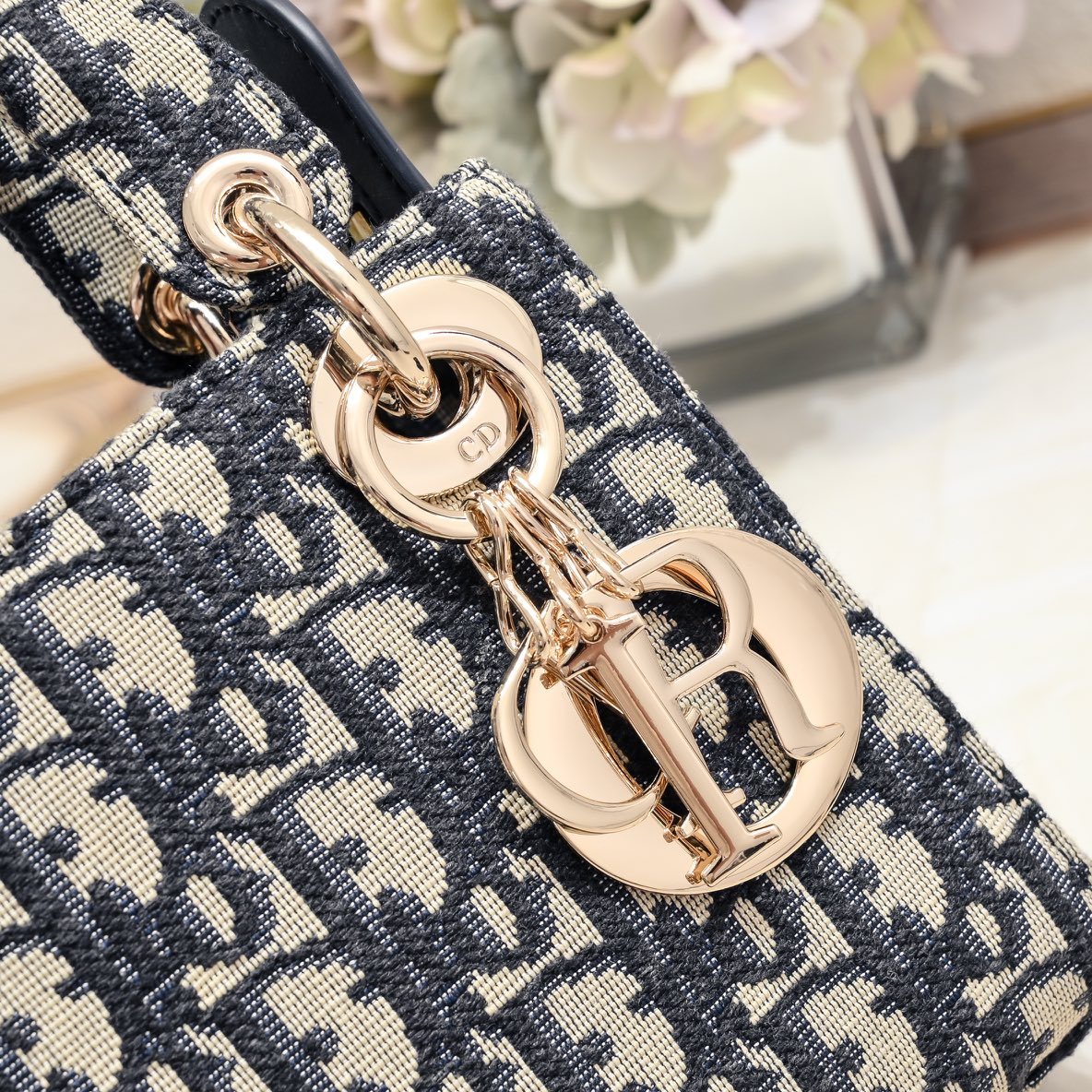 1XD439BDE Stylish embroidery bag