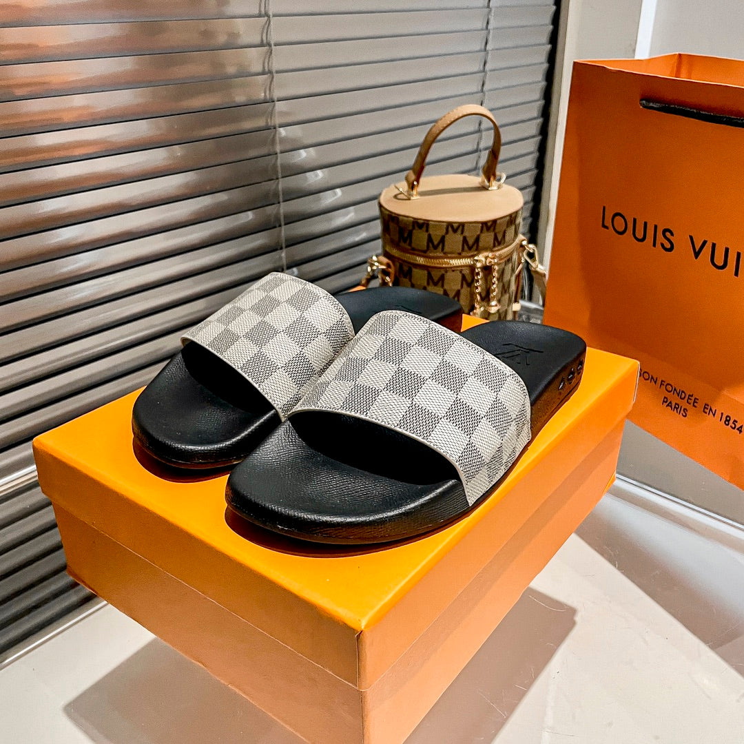 14E195ZDE Stylish Slippers