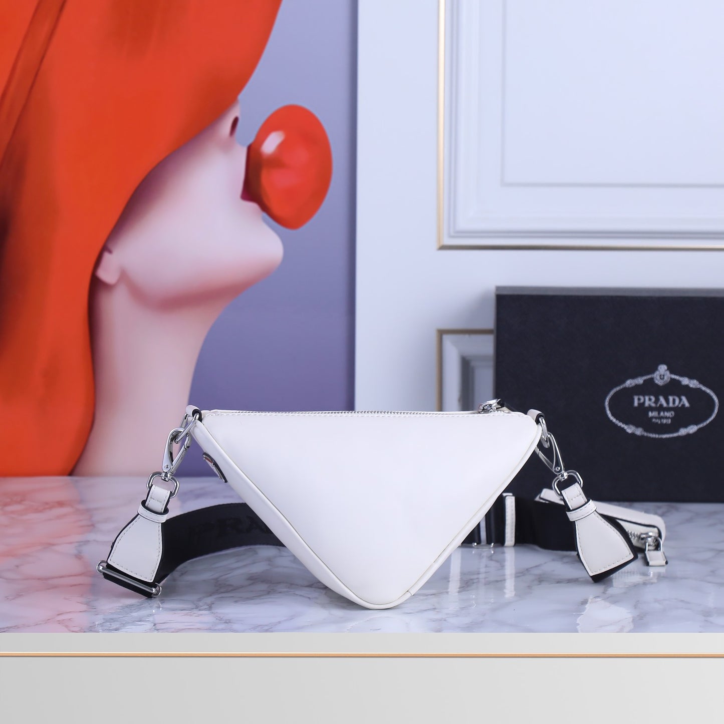 1XPD82BDE Stylish leather bag 