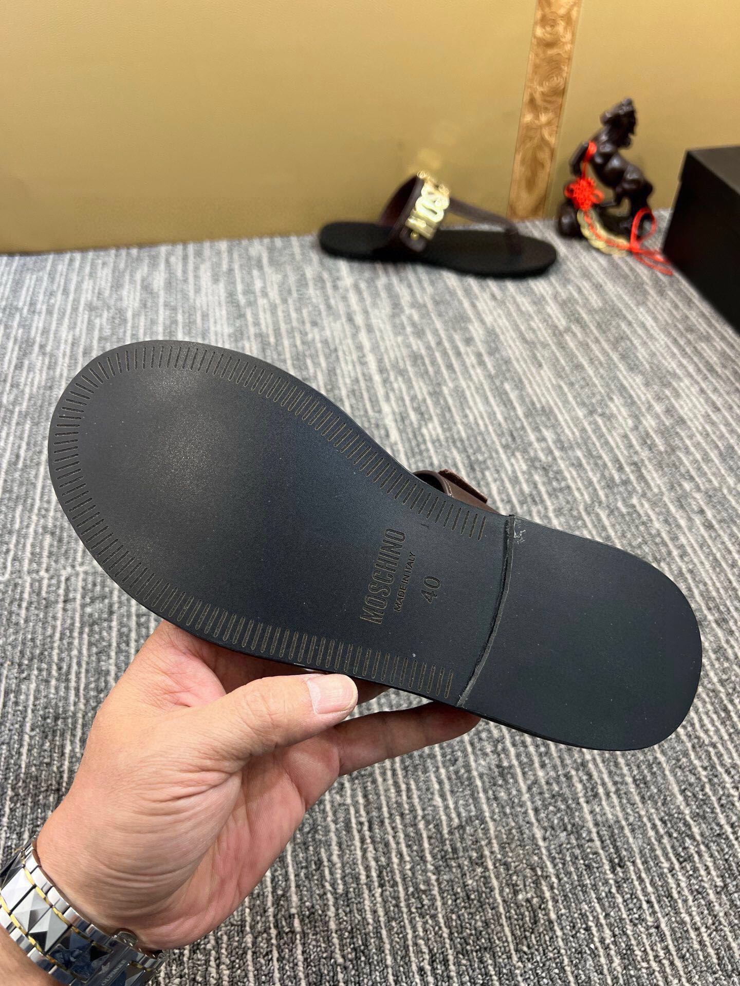 54A118ZDE Stylish slippers