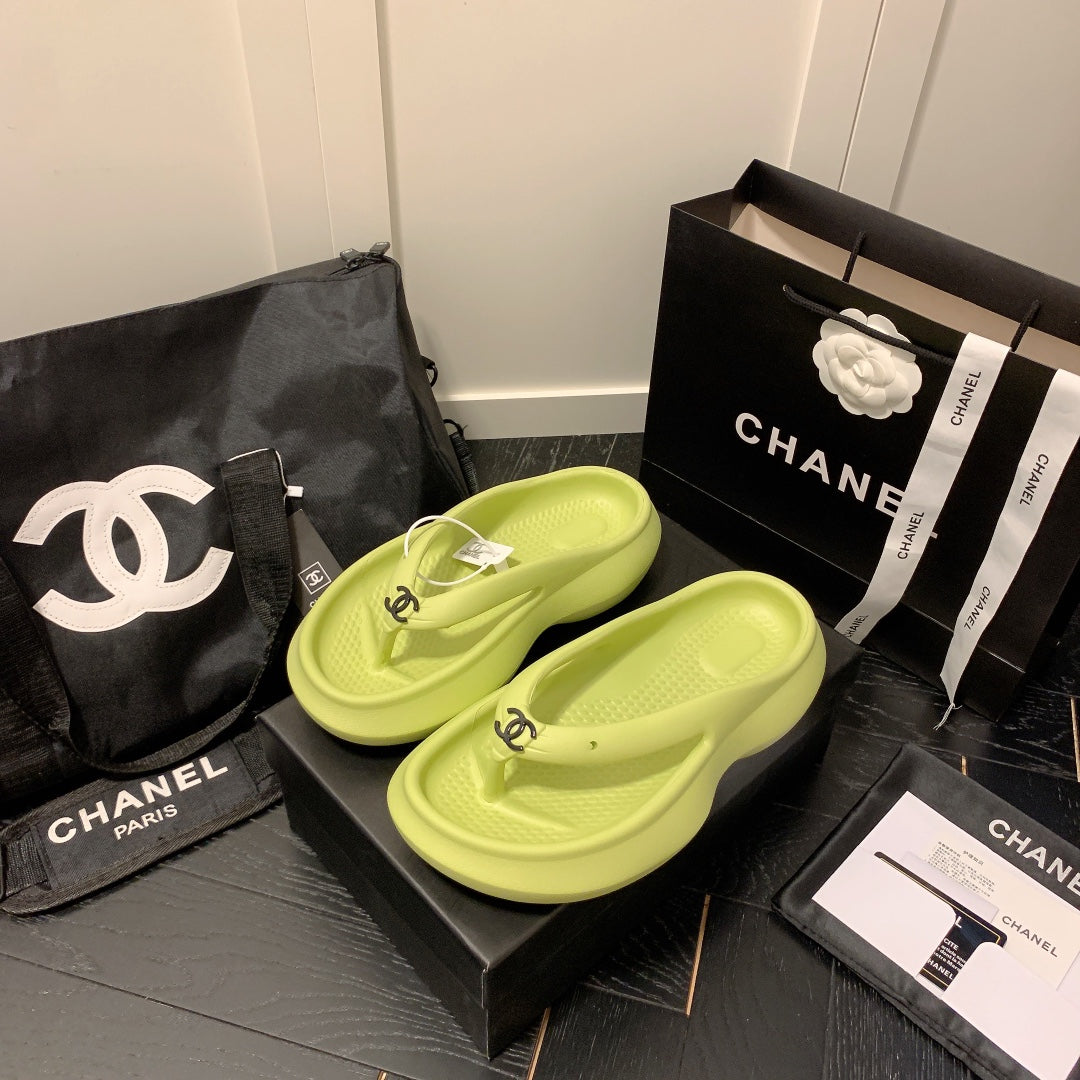 14C190ZDE Stylish Slippers