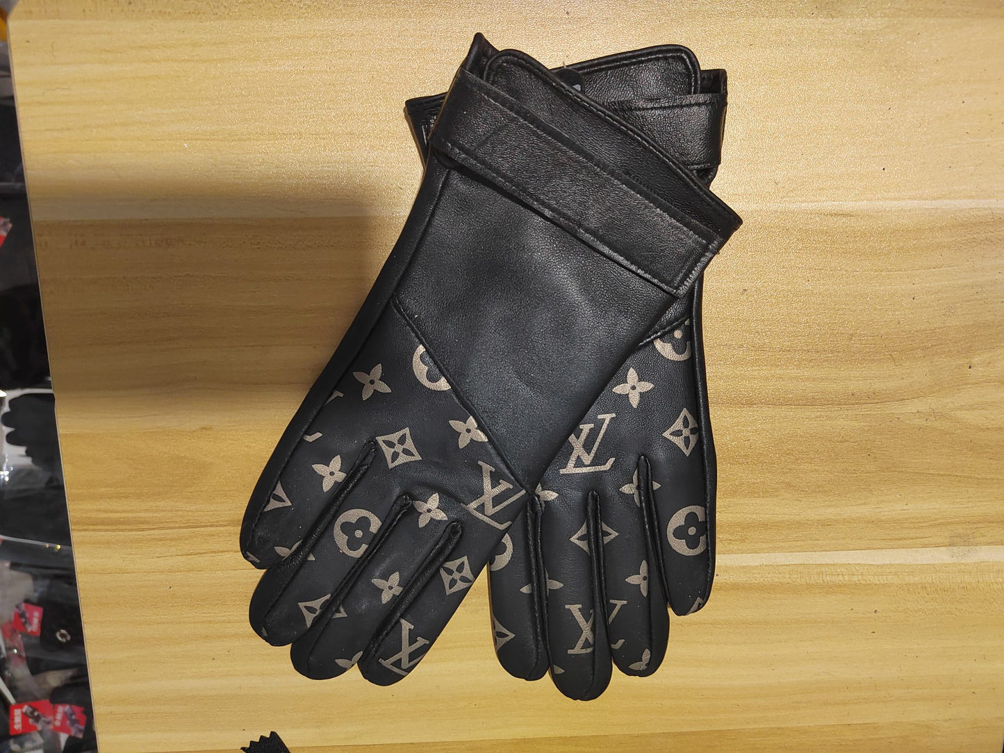 24E80SDE Stylish gloves