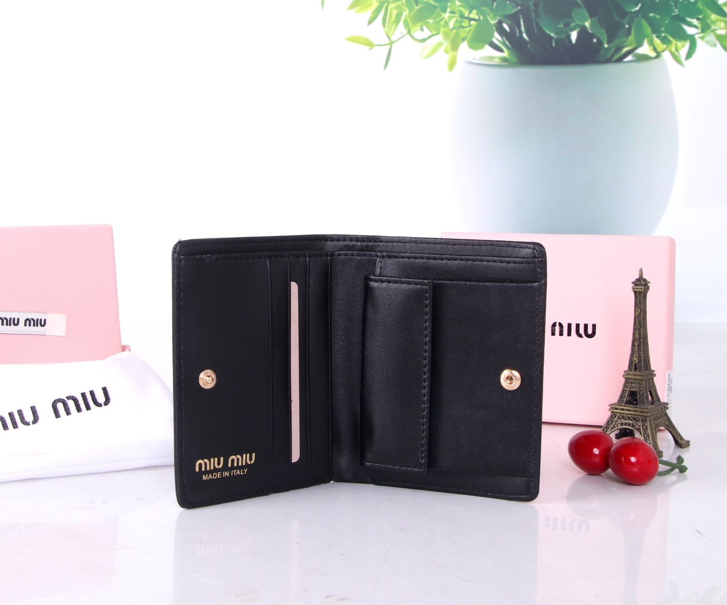 15RA77BDE Stylish leather bag