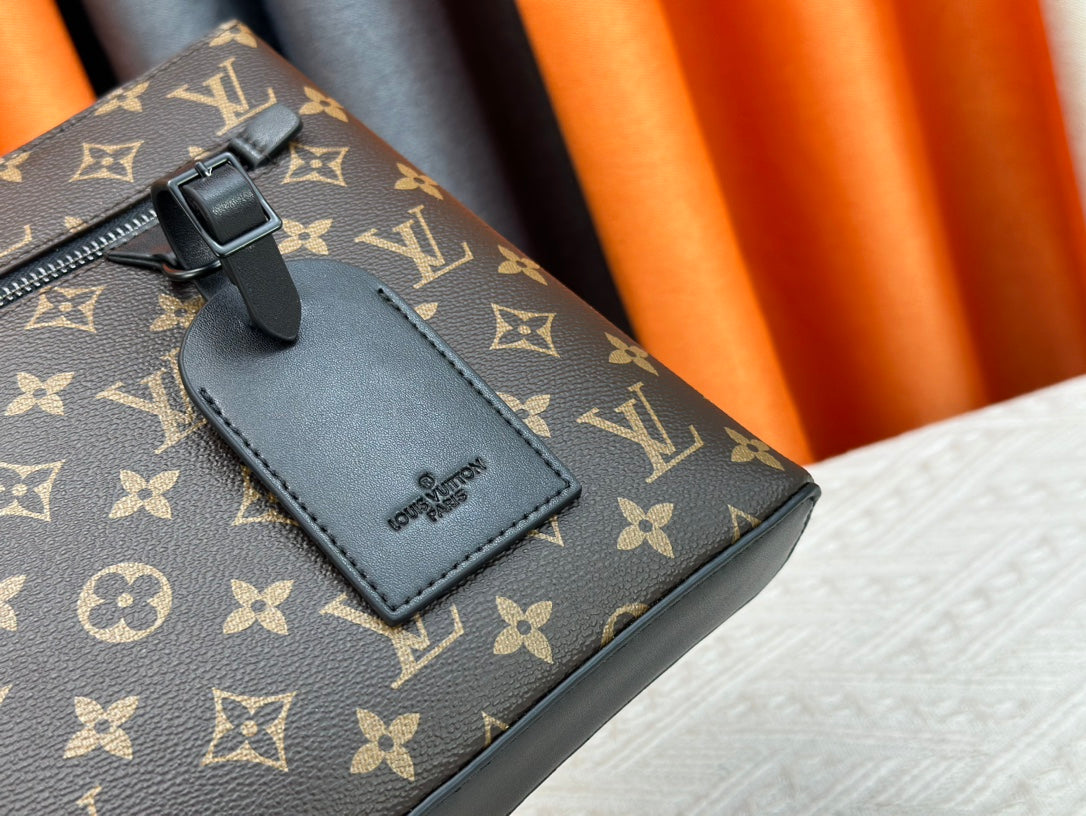 1XE398BDE Stylish leather bag