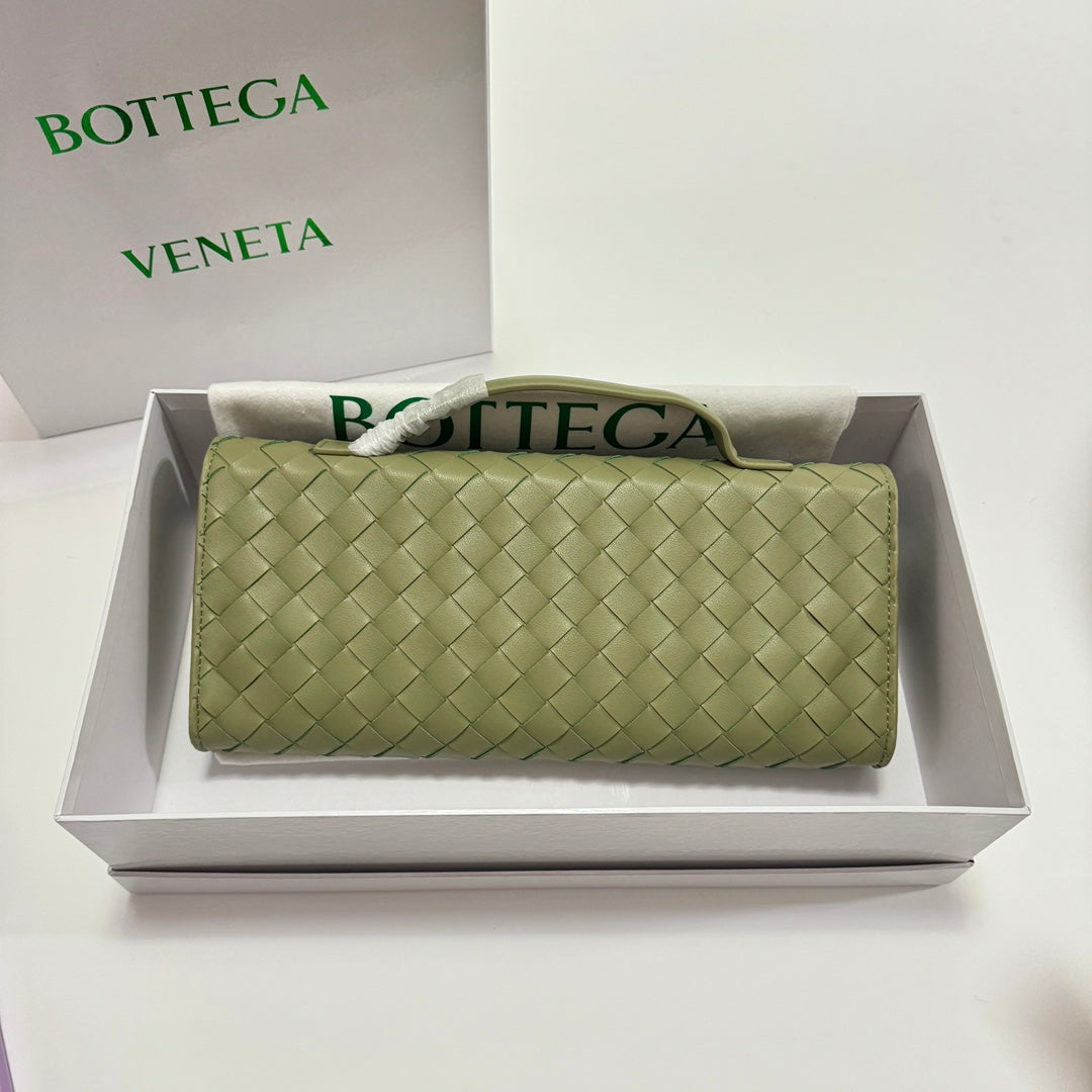 1XA380BDE Stylish leather bag 