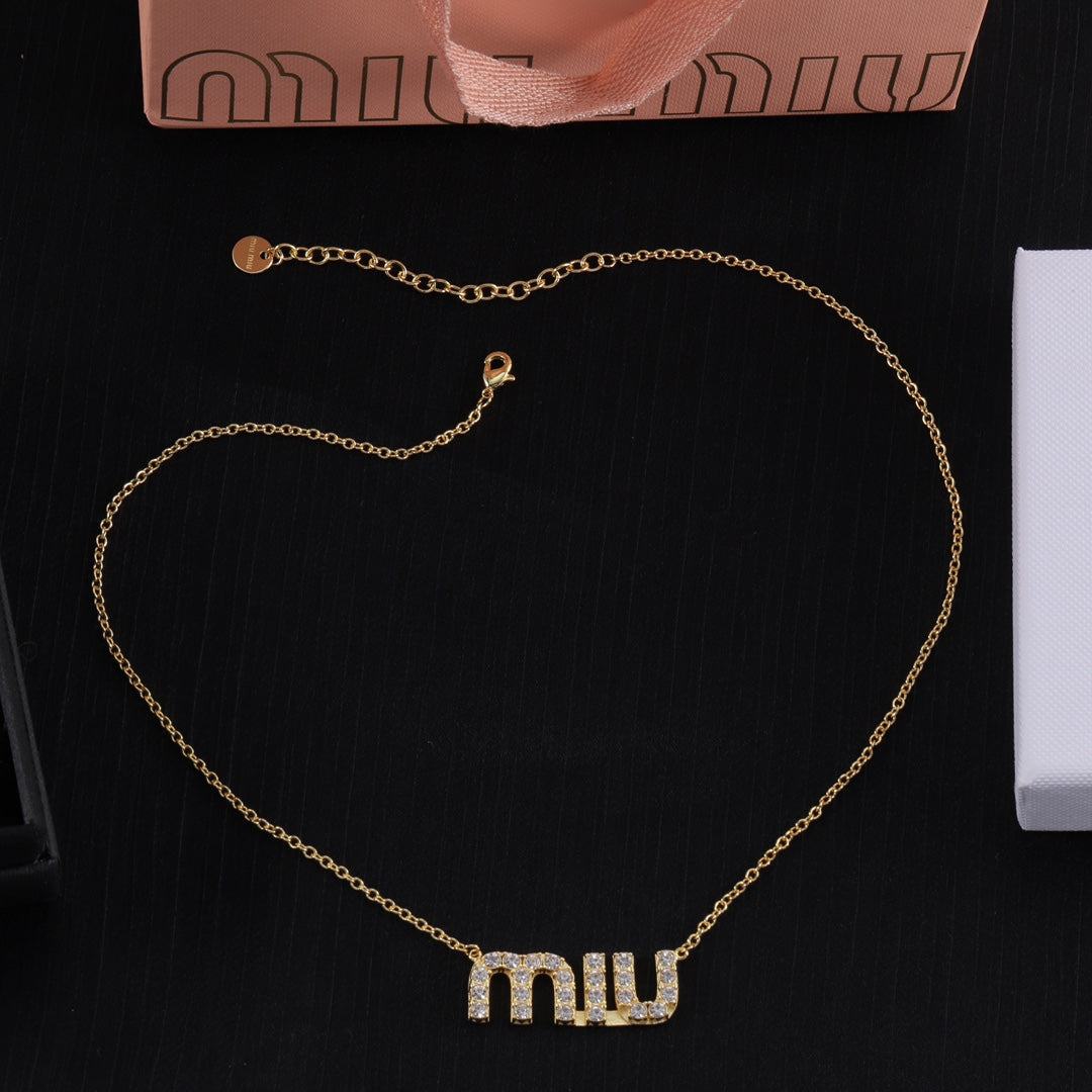 14A685KDE Stylish Necklaces